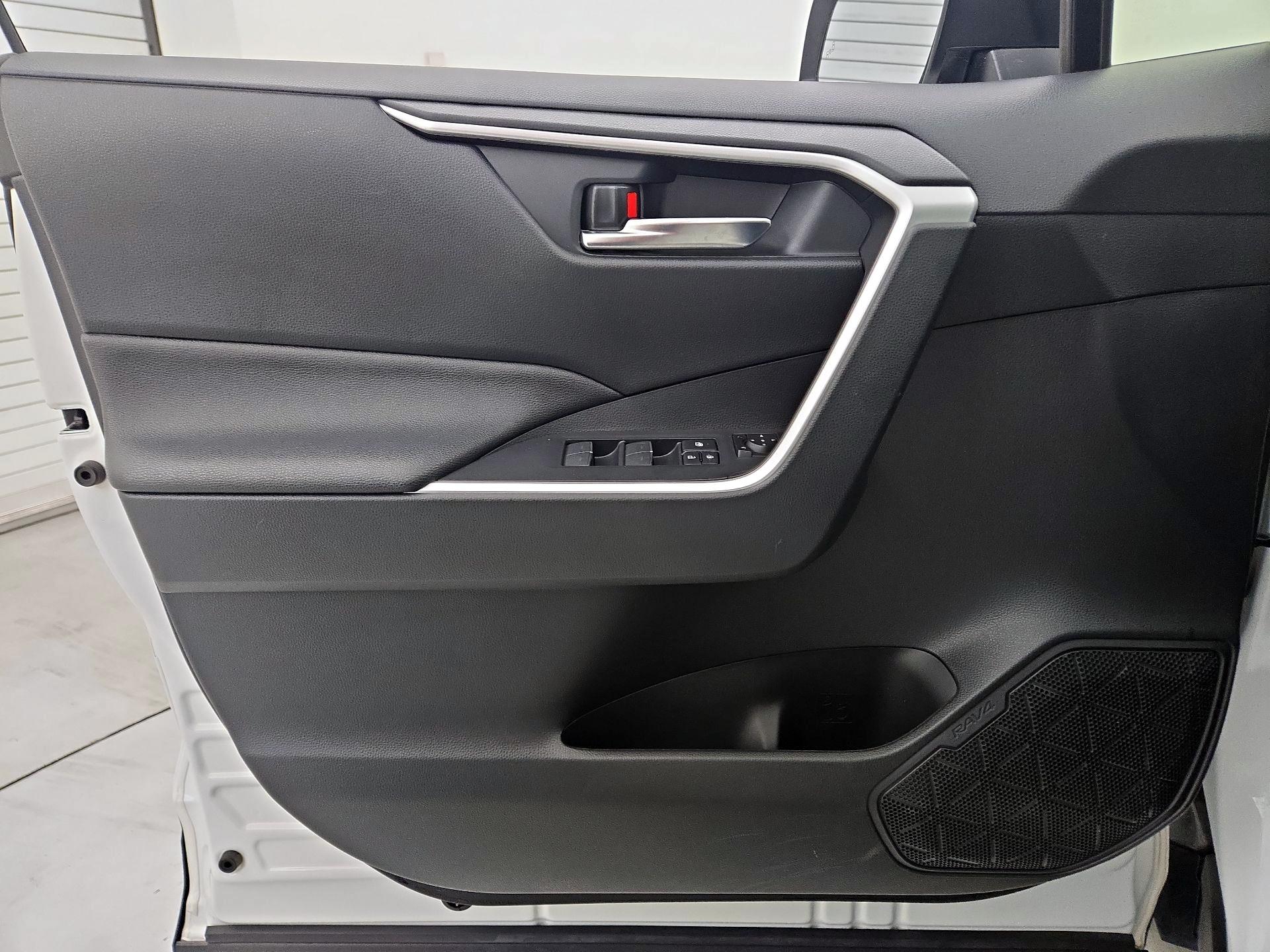 Thumbnail: 2023 Toyota RAV4 - 12