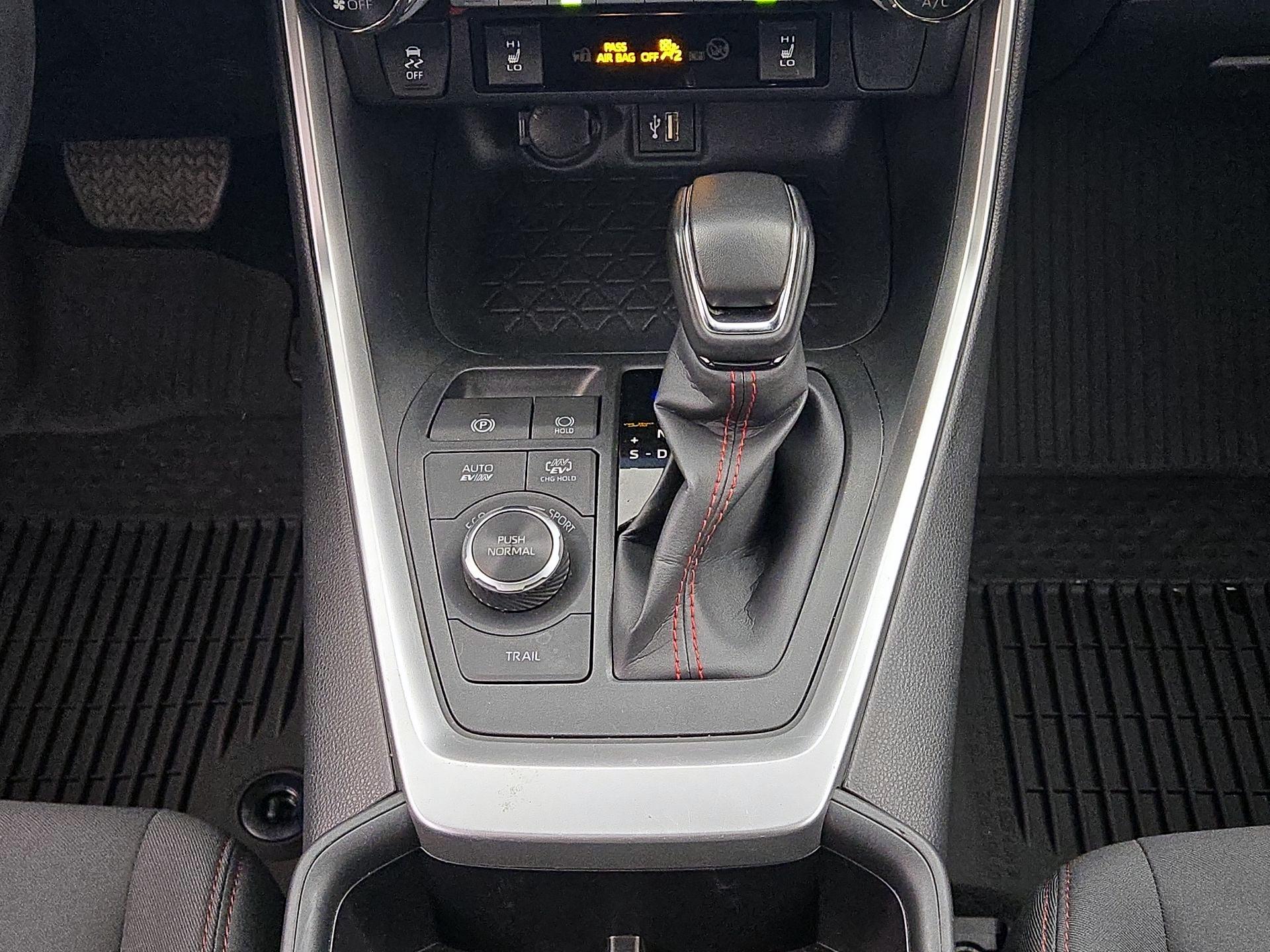 Thumbnail: 2023 Toyota RAV4 - 16