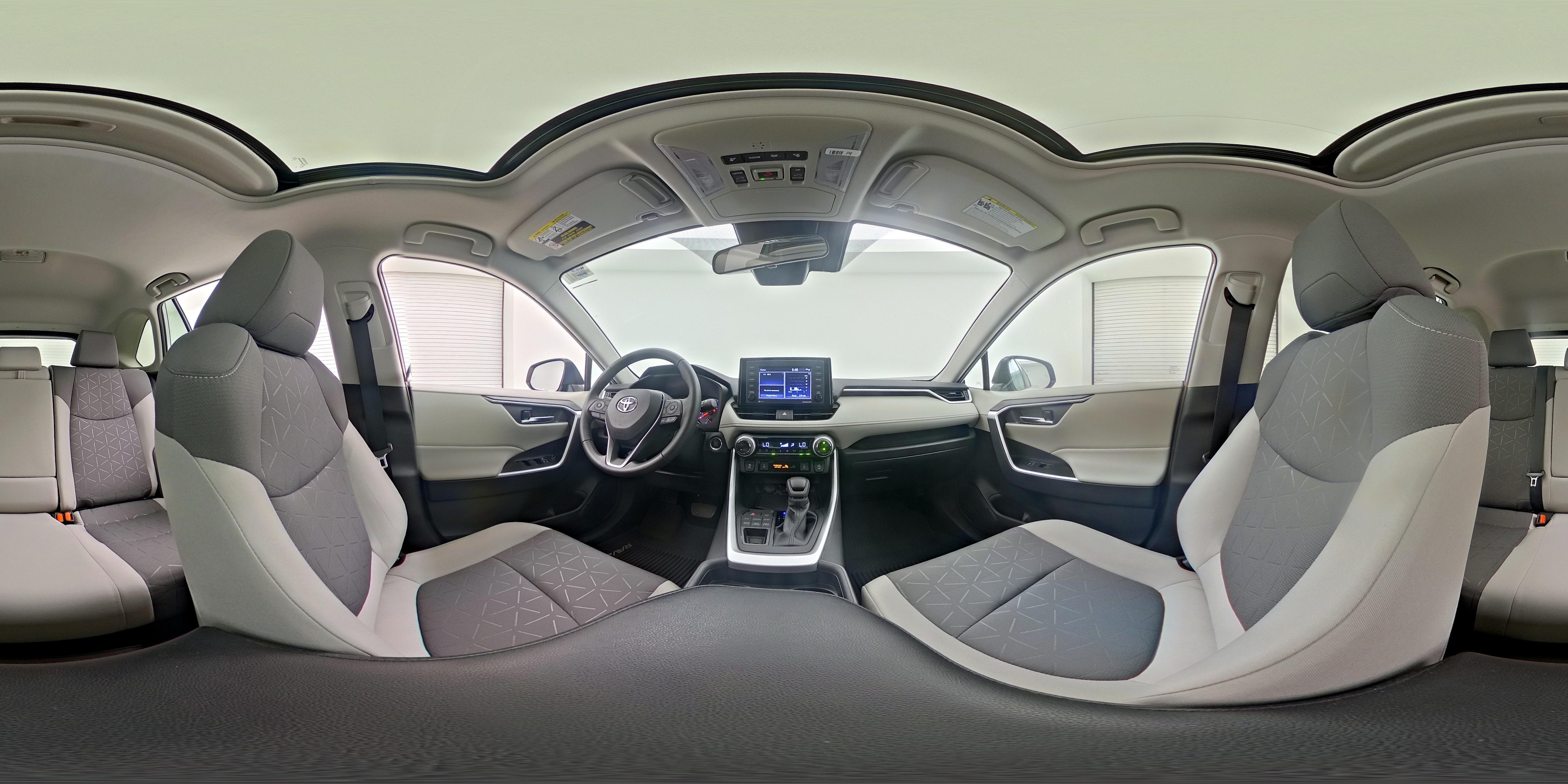2021 Toyota RAV4 XLE - Photo 24