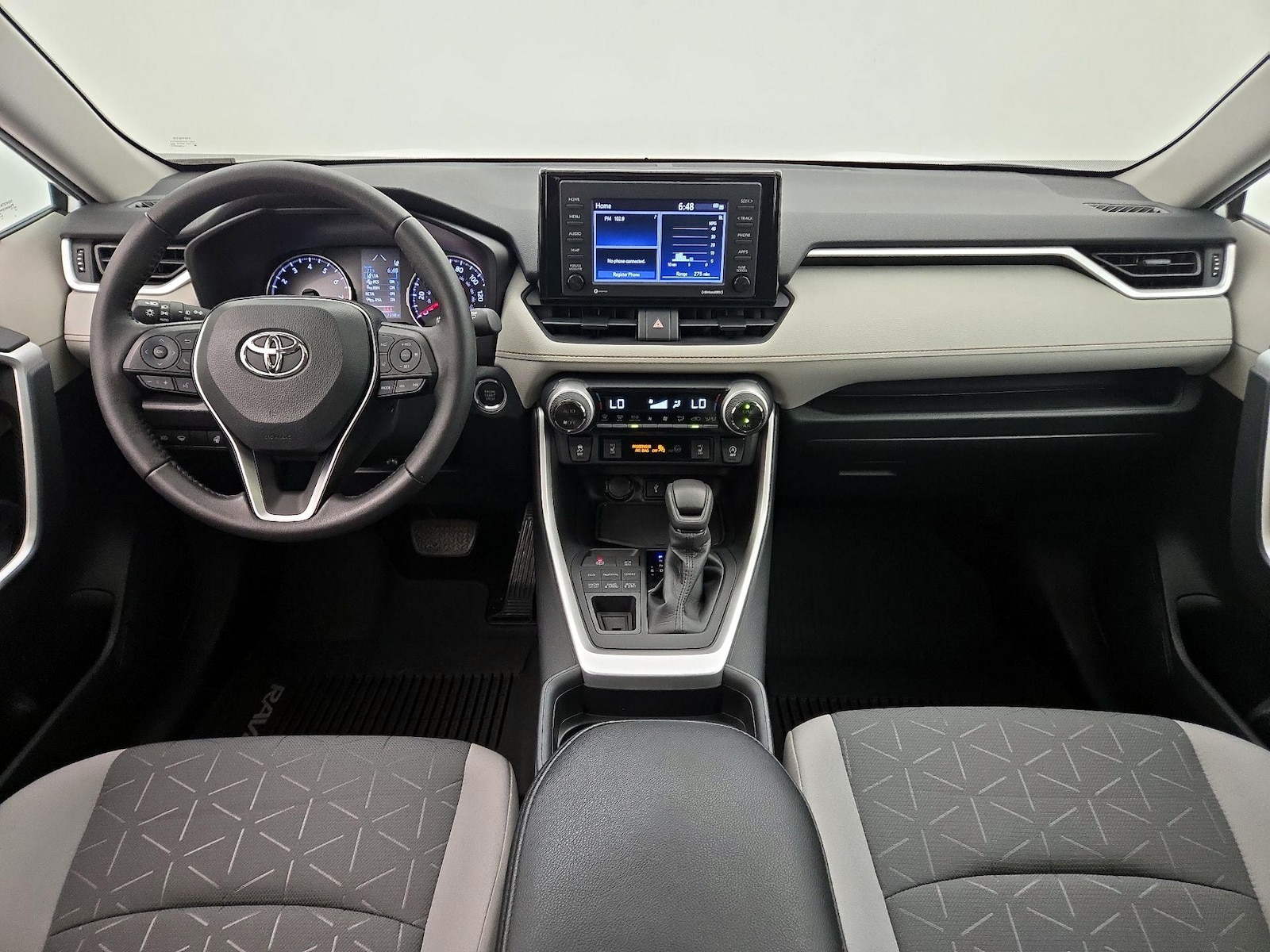 2021 Toyota RAV4 XLE - Photo 10
