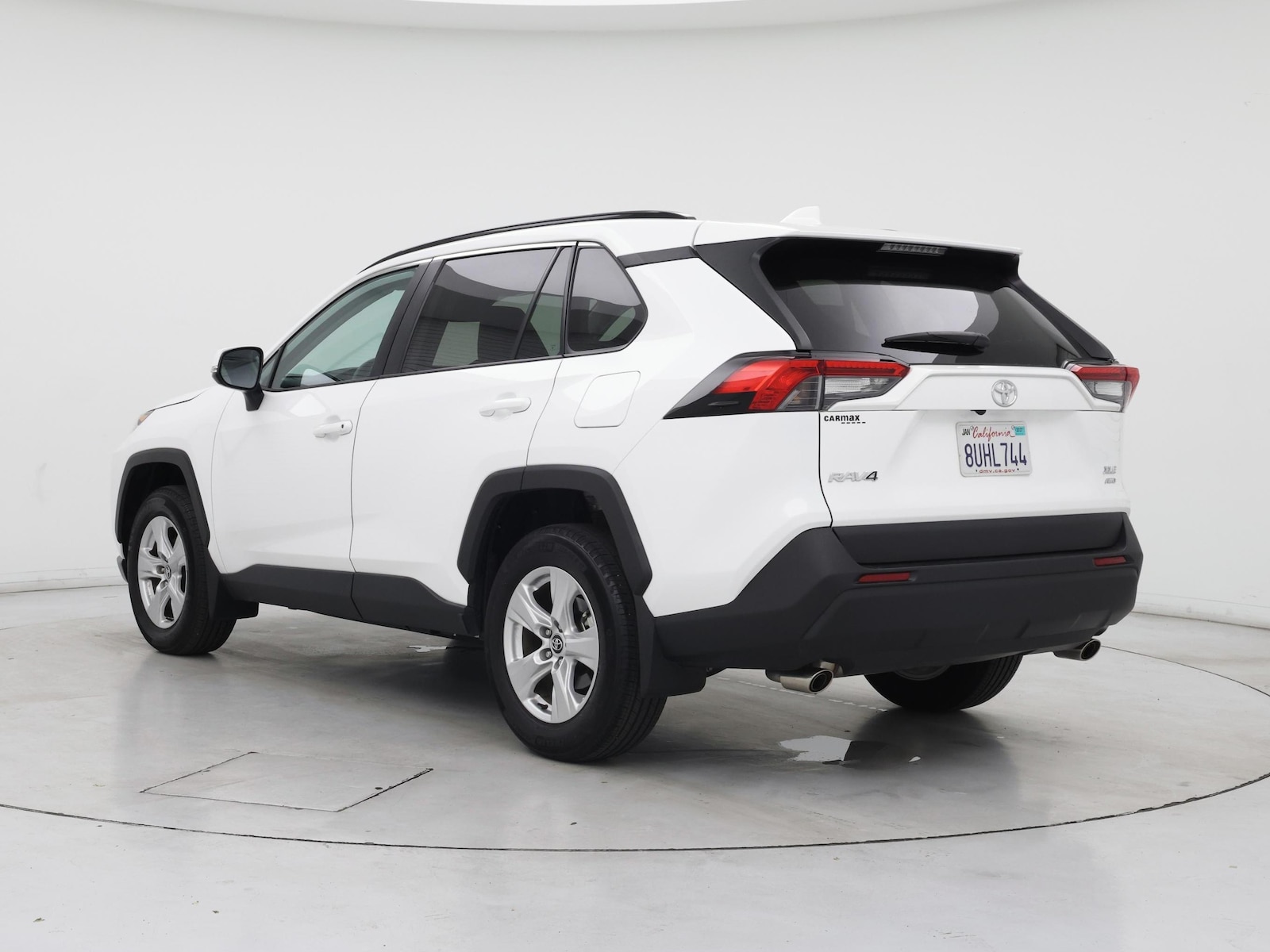 2021 Toyota RAV4 XLE - Photo 3
