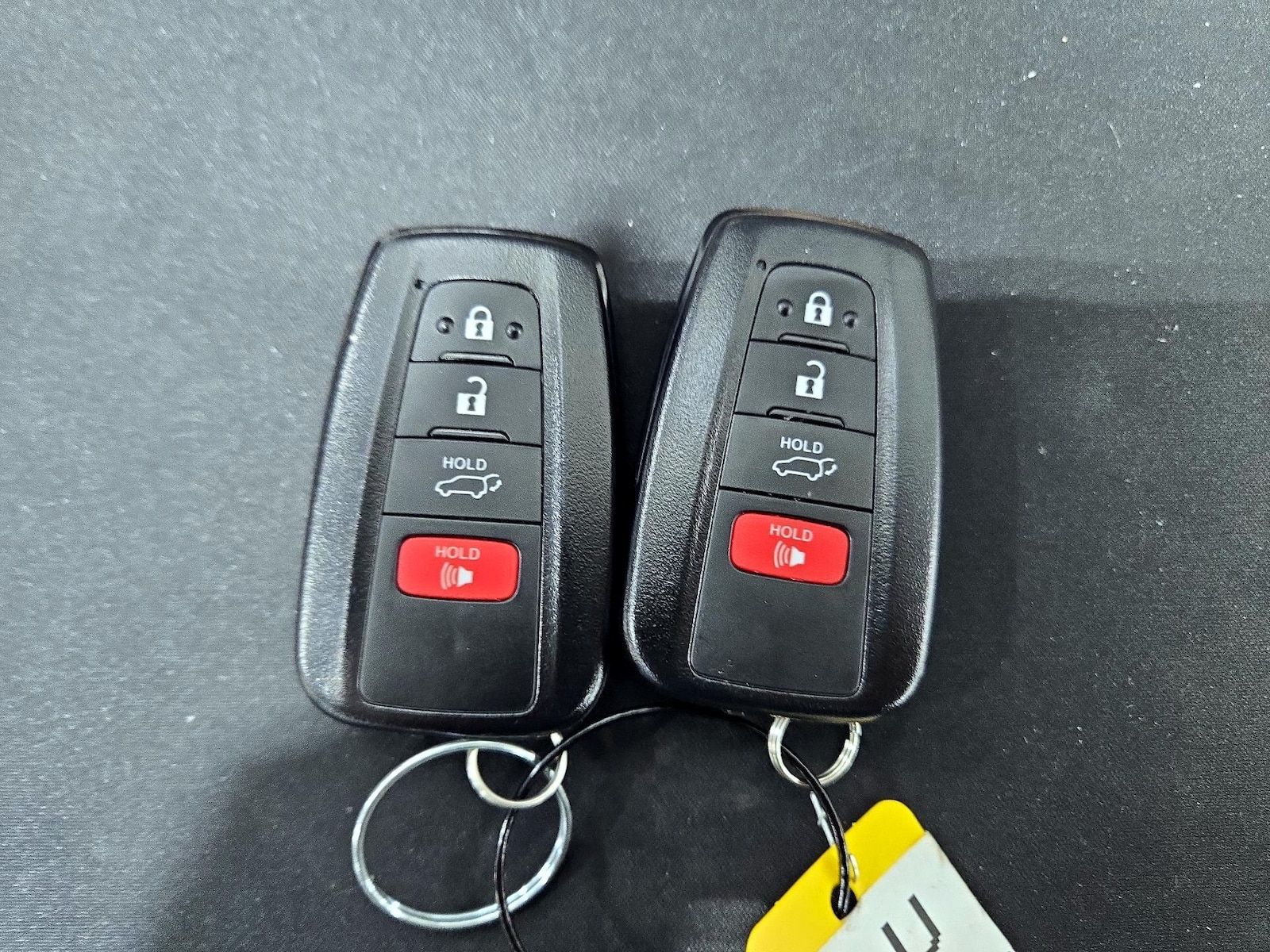 2021 Toyota RAV4 XLE - Photo 23