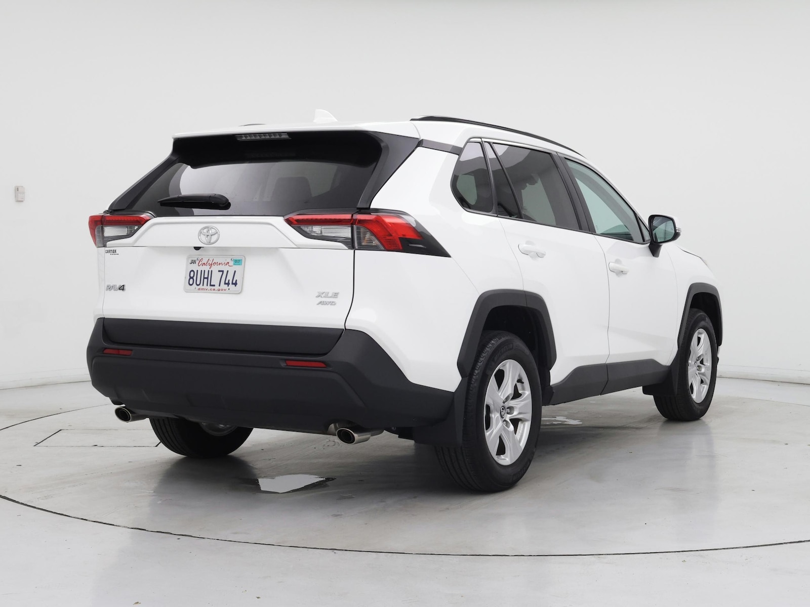 2021 Toyota RAV4 XLE - Photo 9