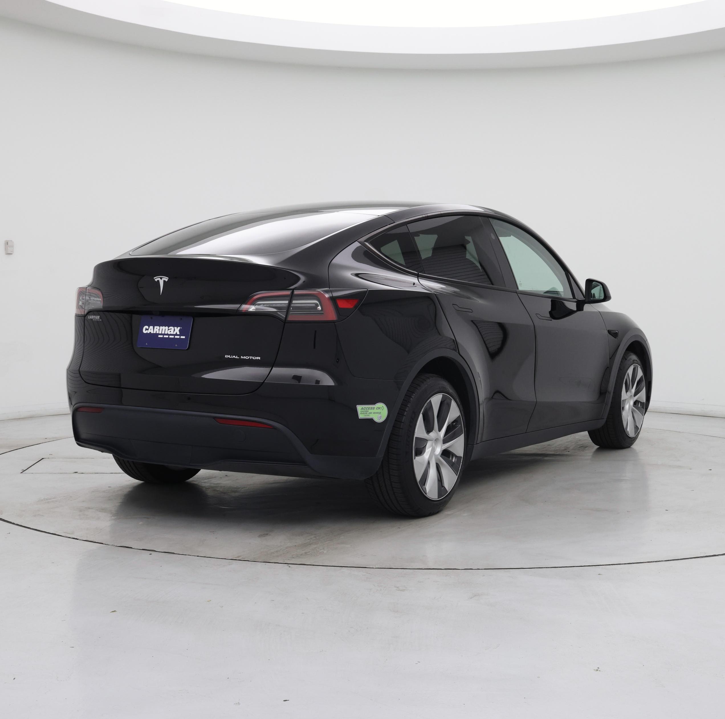 Thumbnail: 2023 Tesla Model Y - 8