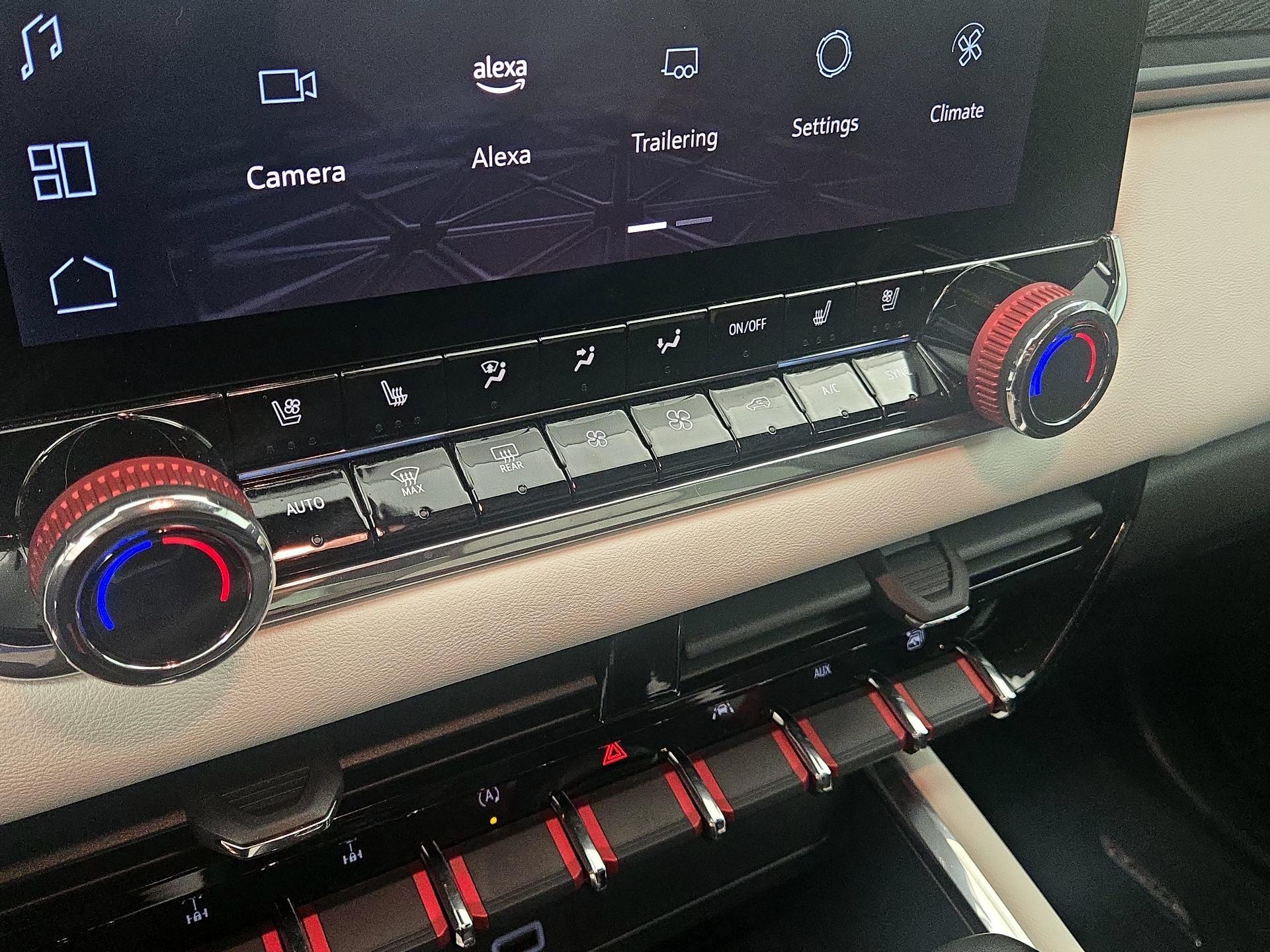 Thumbnail: 2024 GMC Canyon - 15