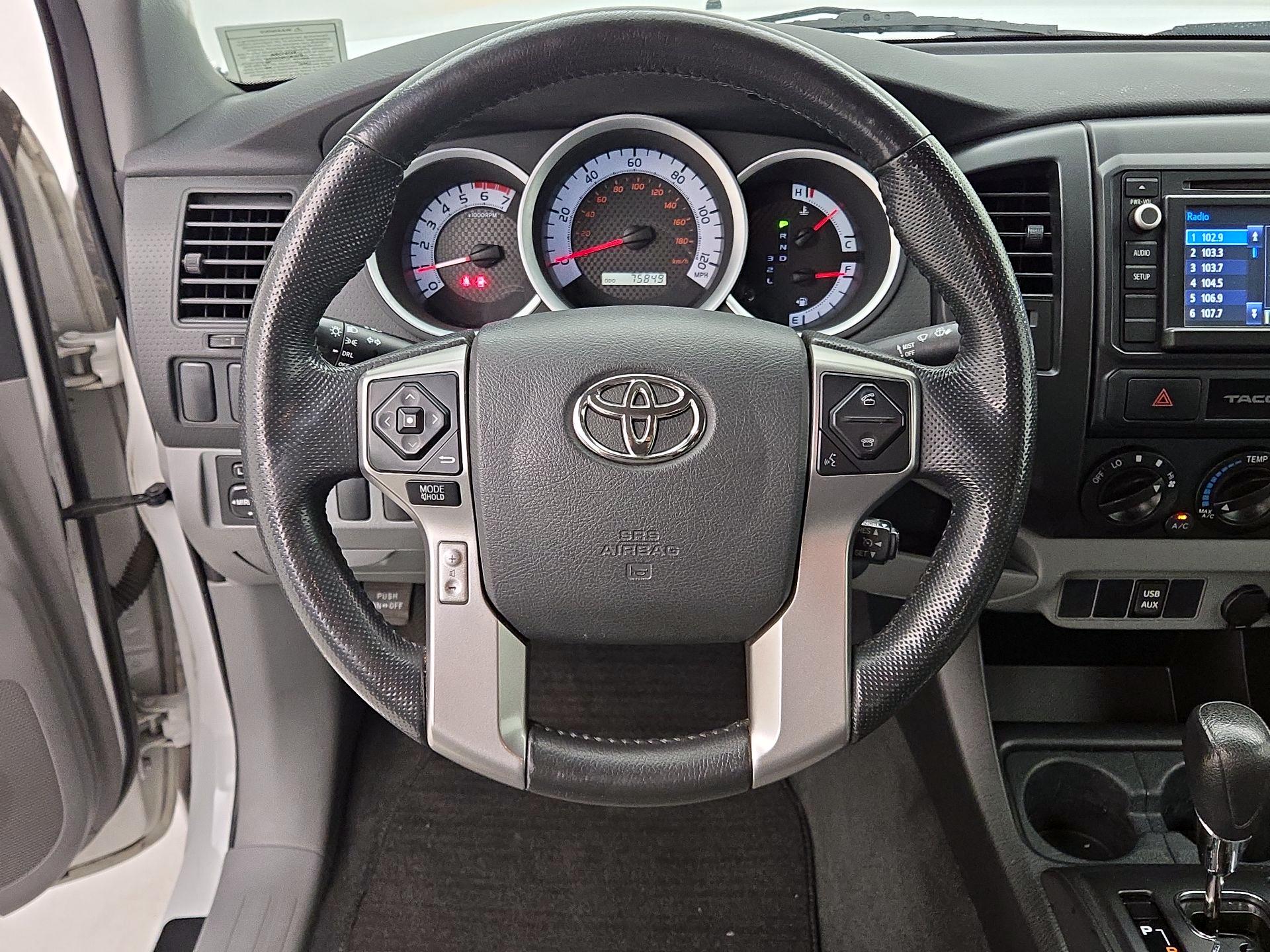 Thumbnail: 2015 Toyota Tacoma - 10