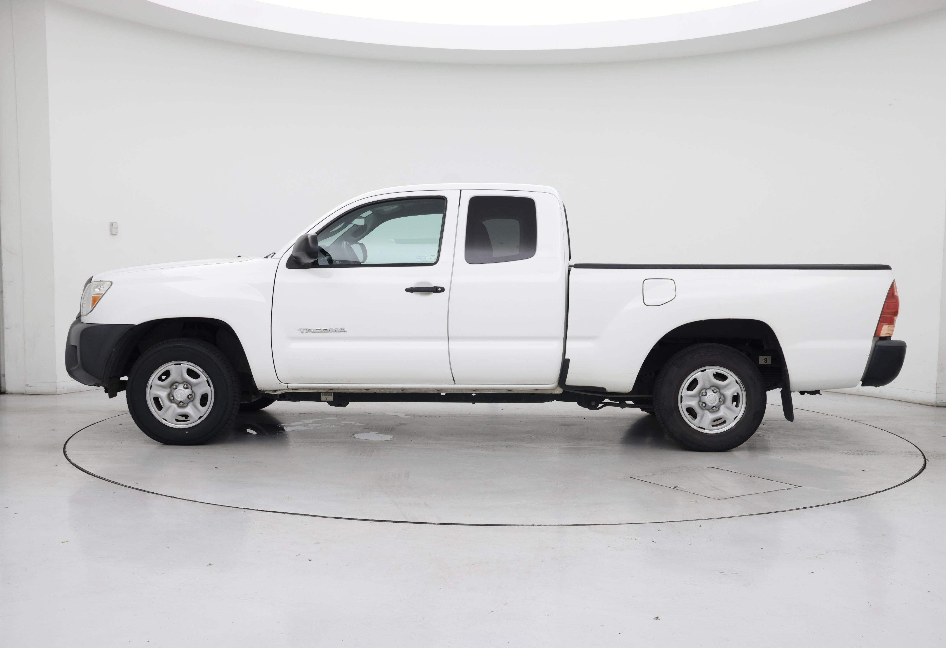 Thumbnail: 2015 Toyota Tacoma - 3