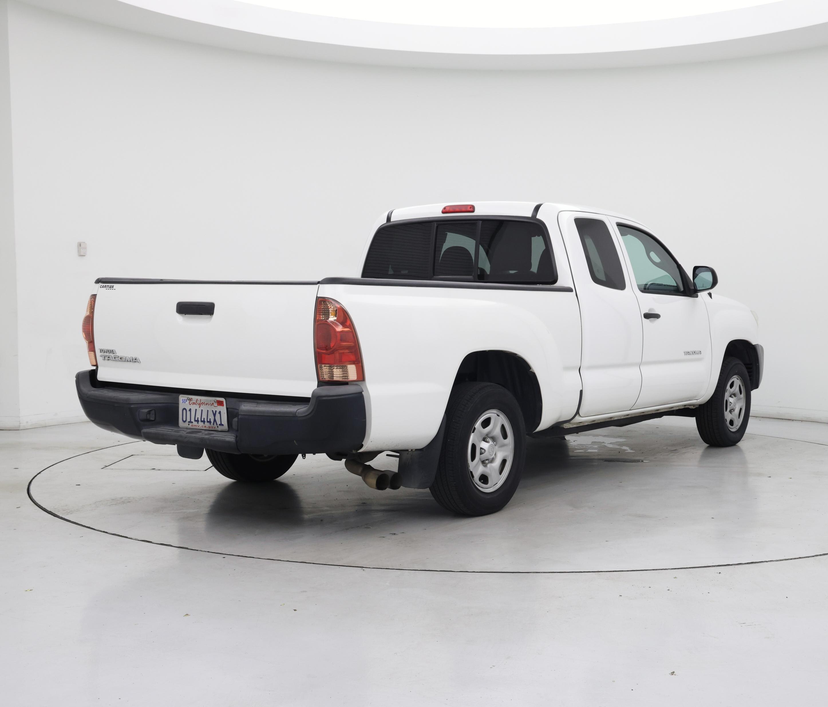 Thumbnail: 2015 Toyota Tacoma - 8