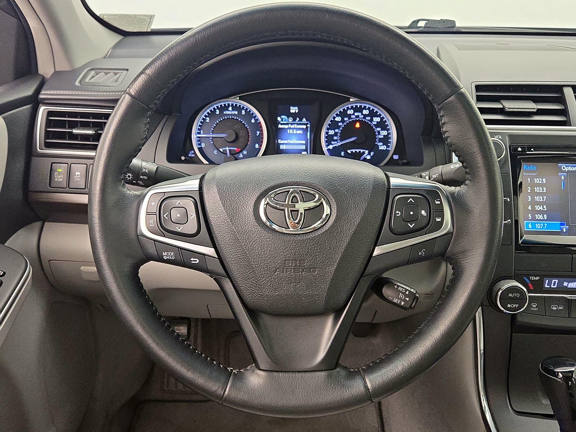 Thumbnail: 2015 Toyota Camry - 10