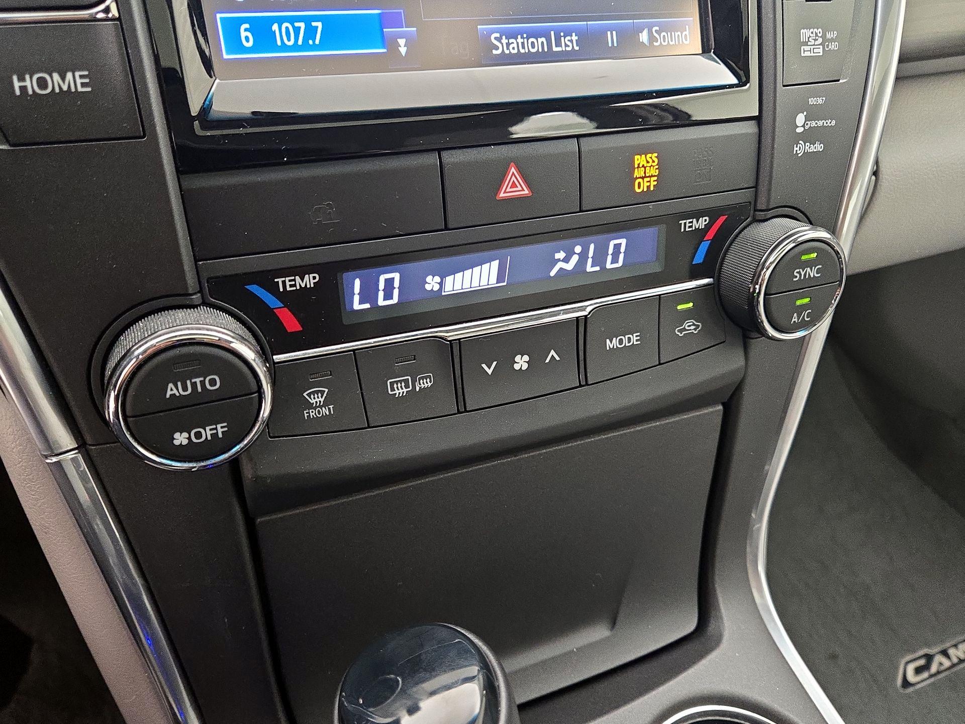 Thumbnail: 2015 Toyota Camry - 15