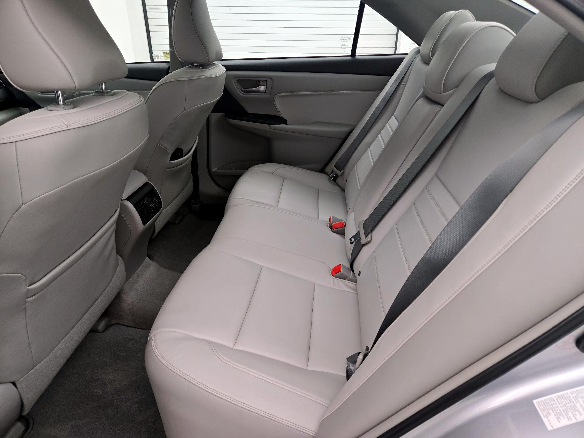 Thumbnail: 2015 Toyota Camry - 18