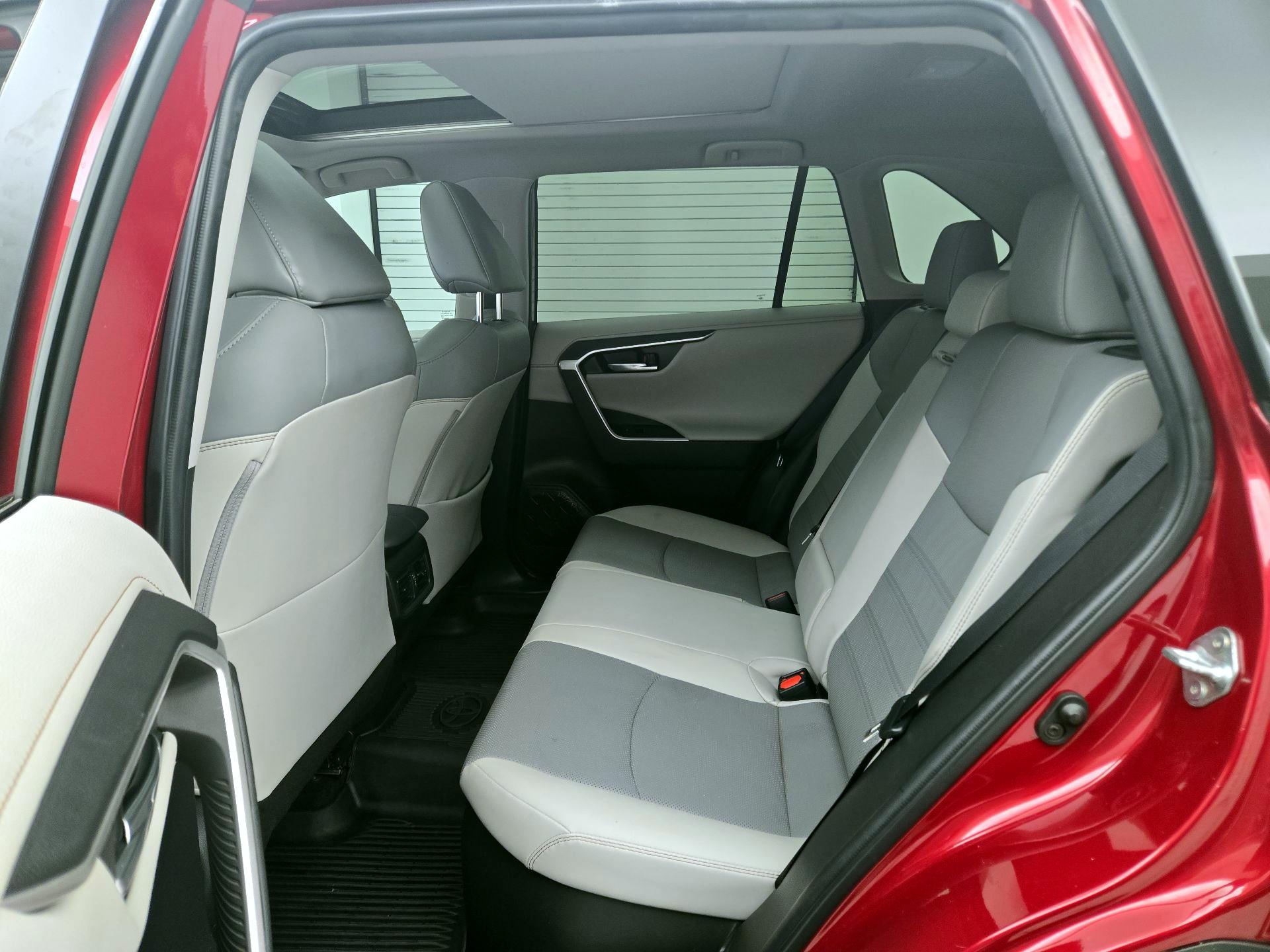 Thumbnail: 2023 Toyota RAV4 - 20