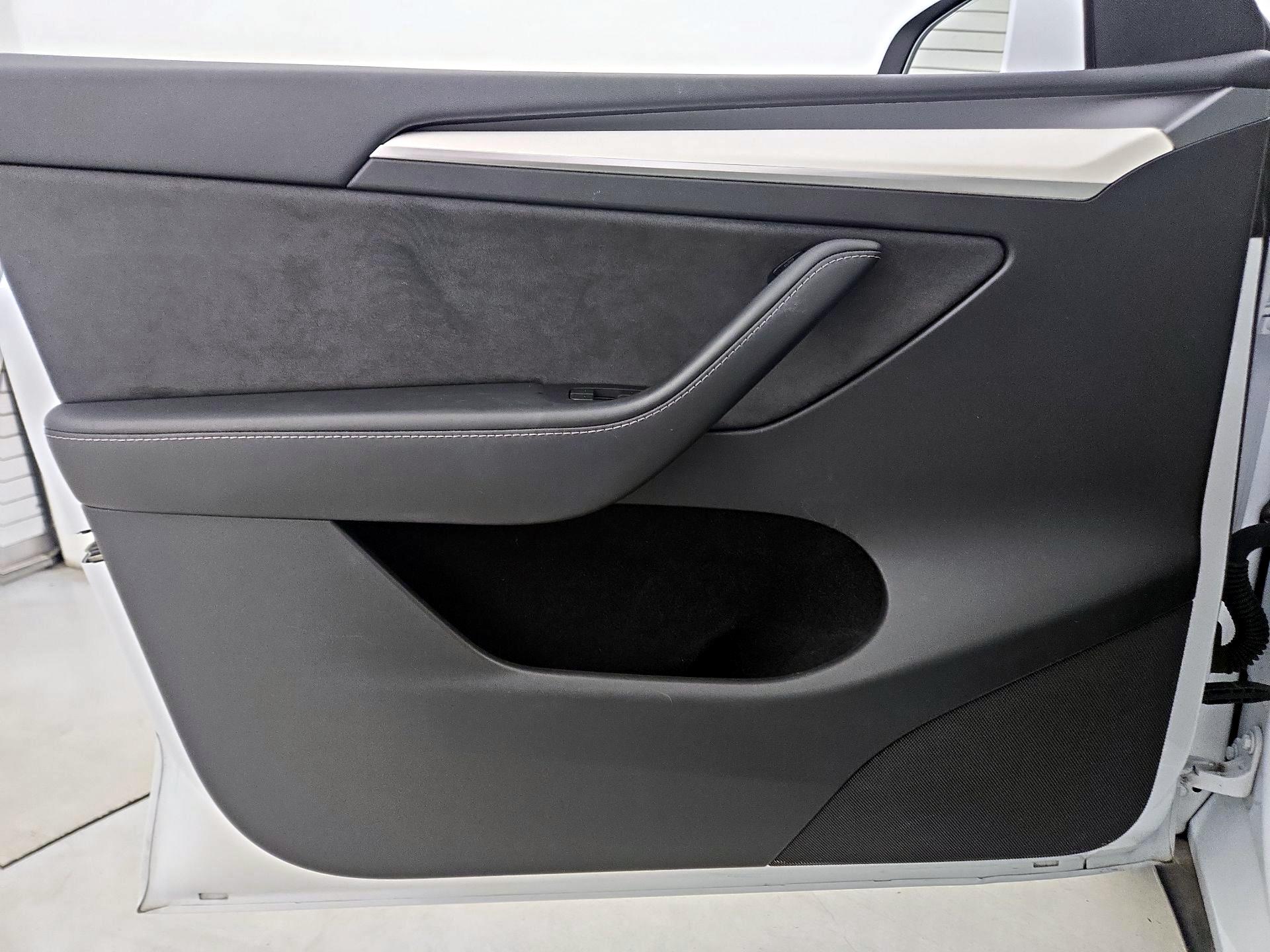Thumbnail: 2023 Tesla Model Y - 12