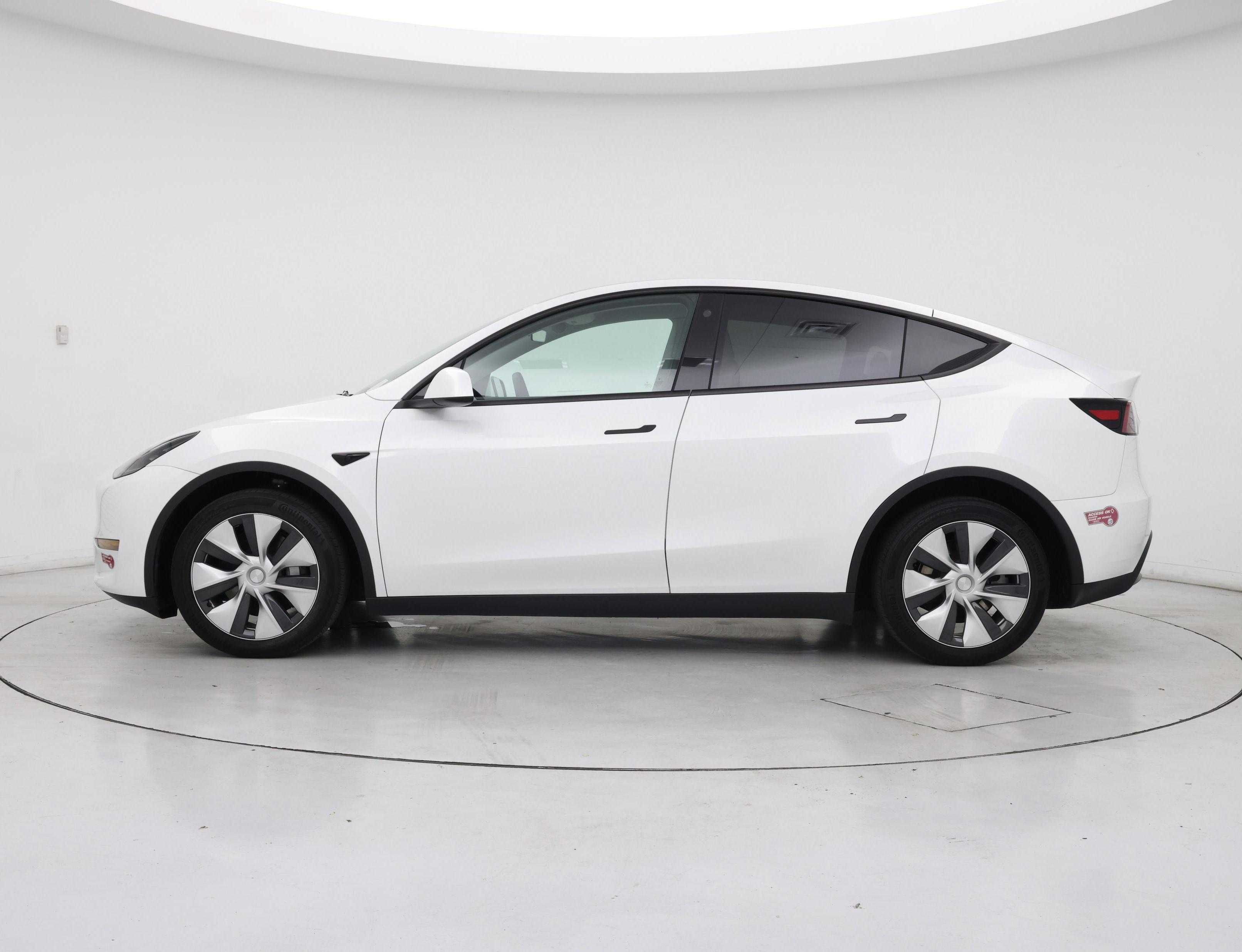 Thumbnail: 2023 Tesla Model Y - 3