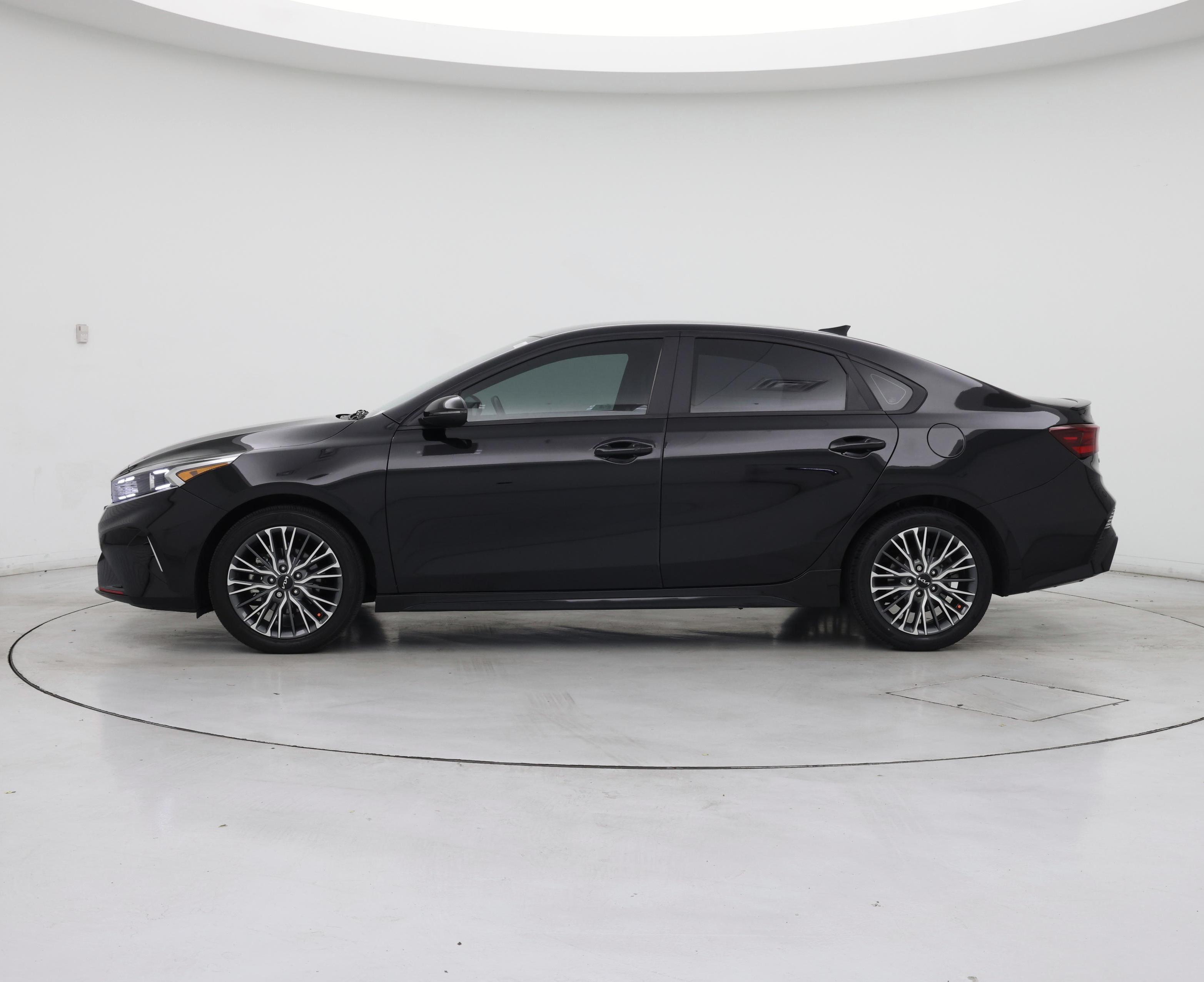 Thumbnail: 2023 Kia Forte - 3