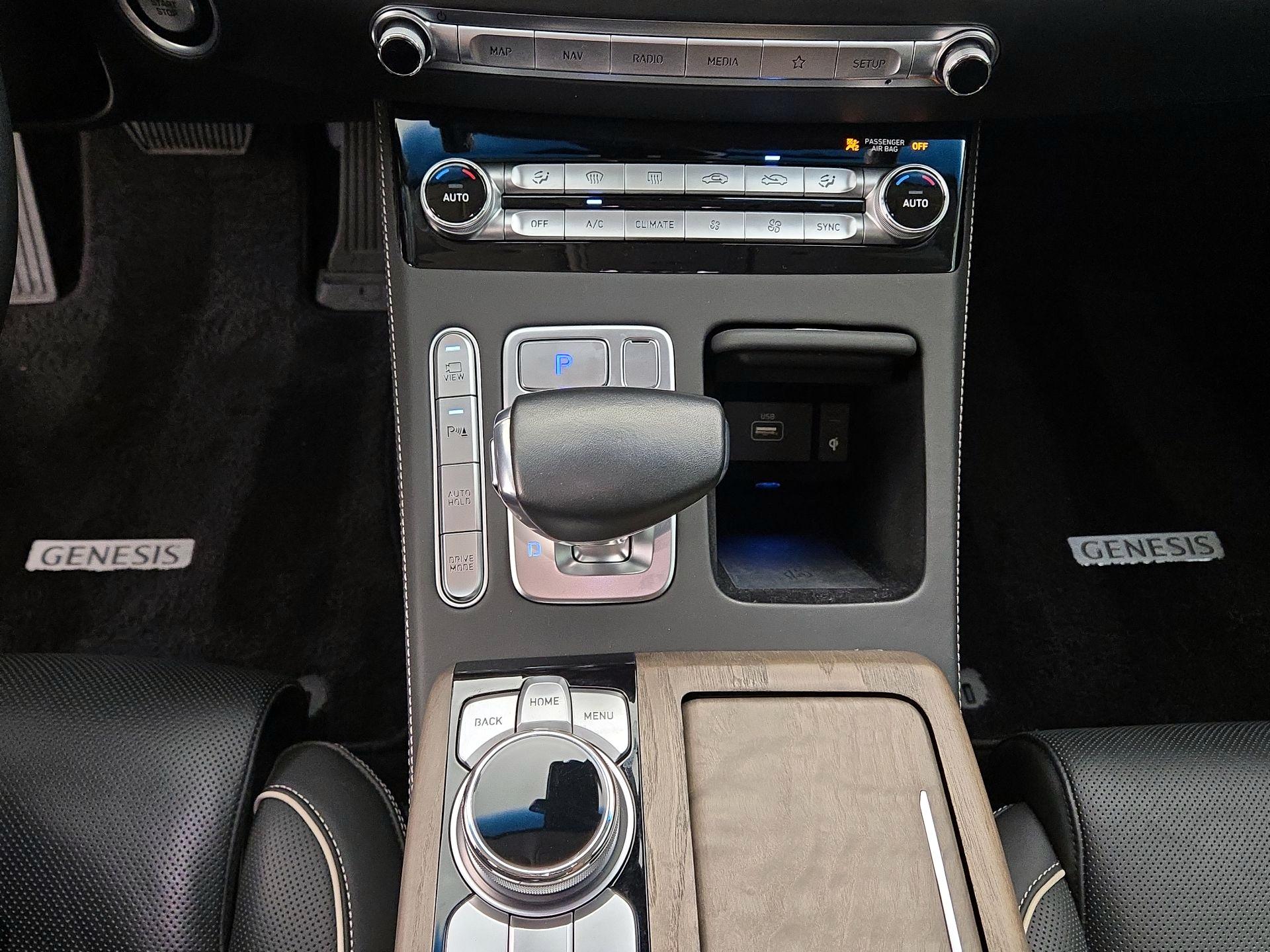 Thumbnail: 2021 Genesis G90 - 18