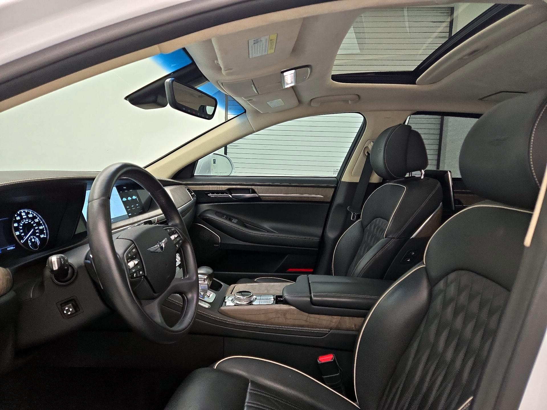 Thumbnail: 2021 Genesis G90 - 20