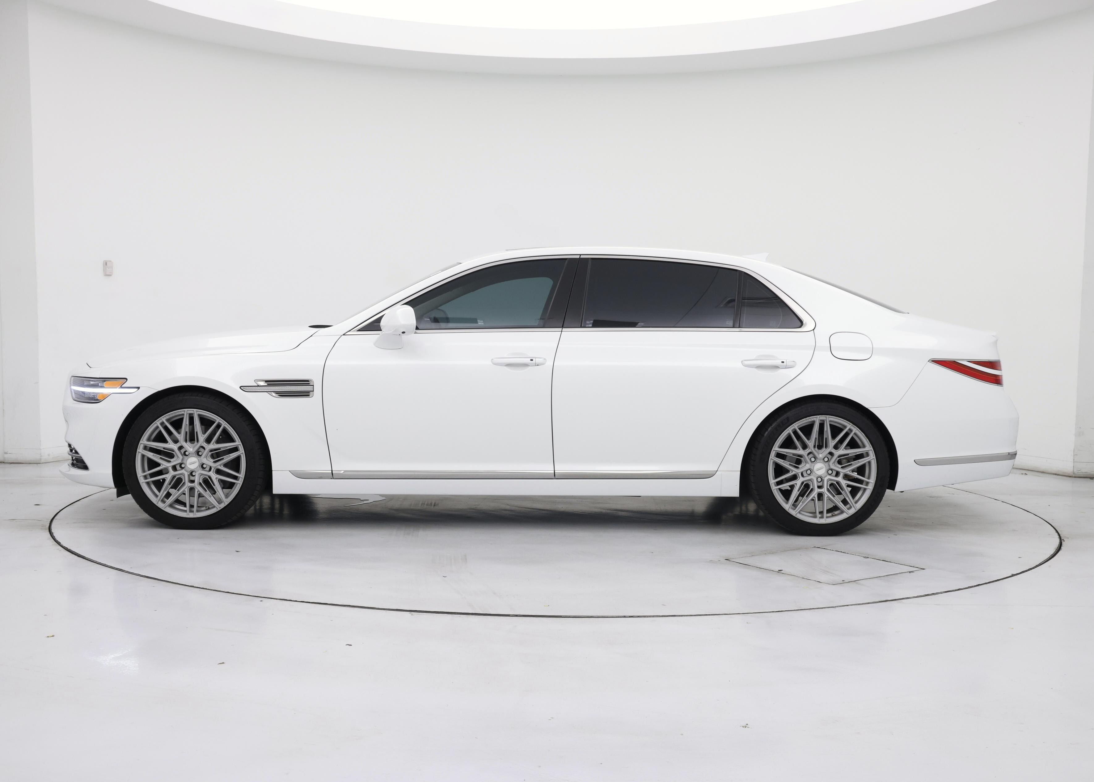 Thumbnail: 2021 Genesis G90 - 3
