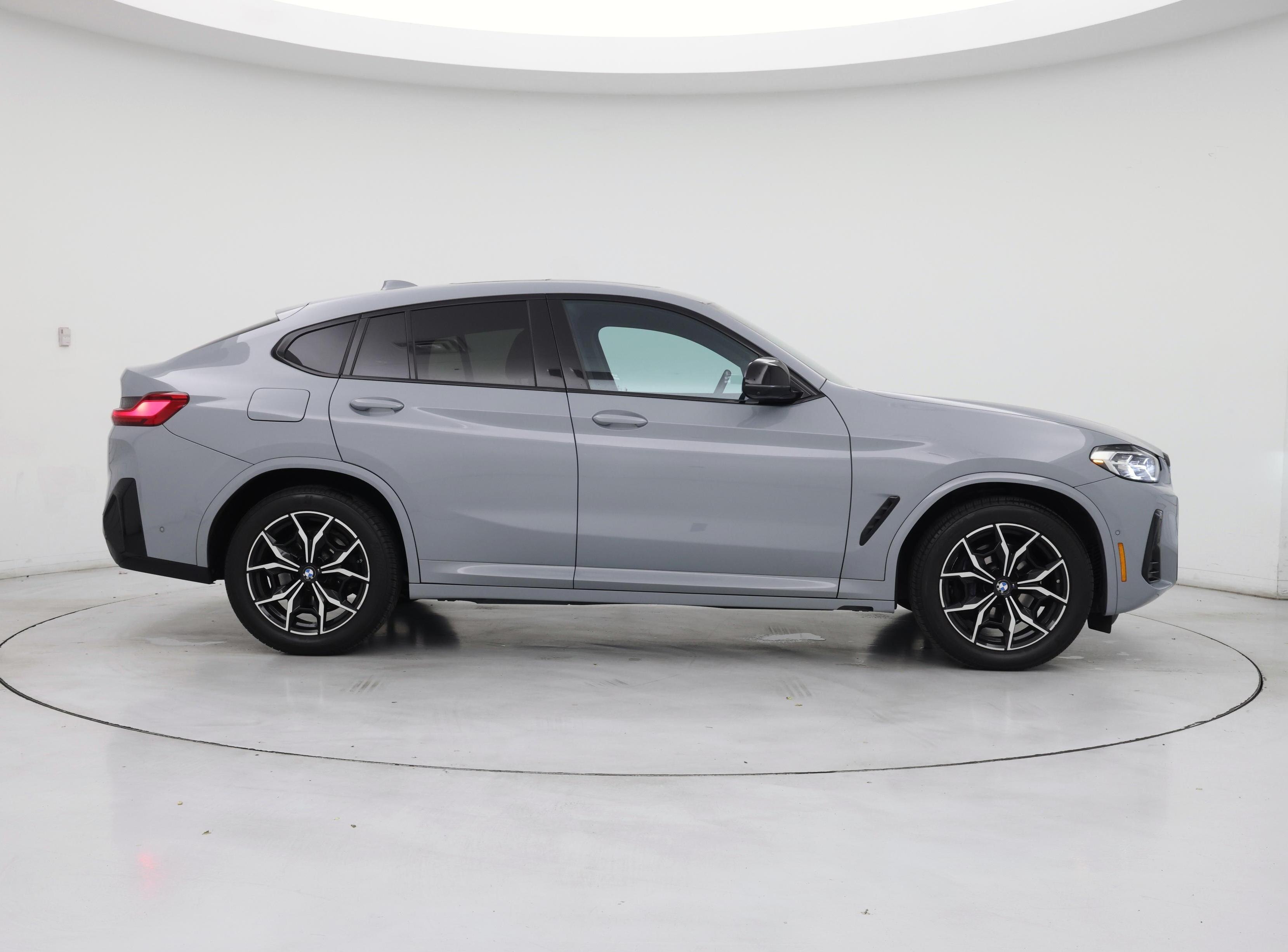 Thumbnail: 2023 BMW X4 - 7