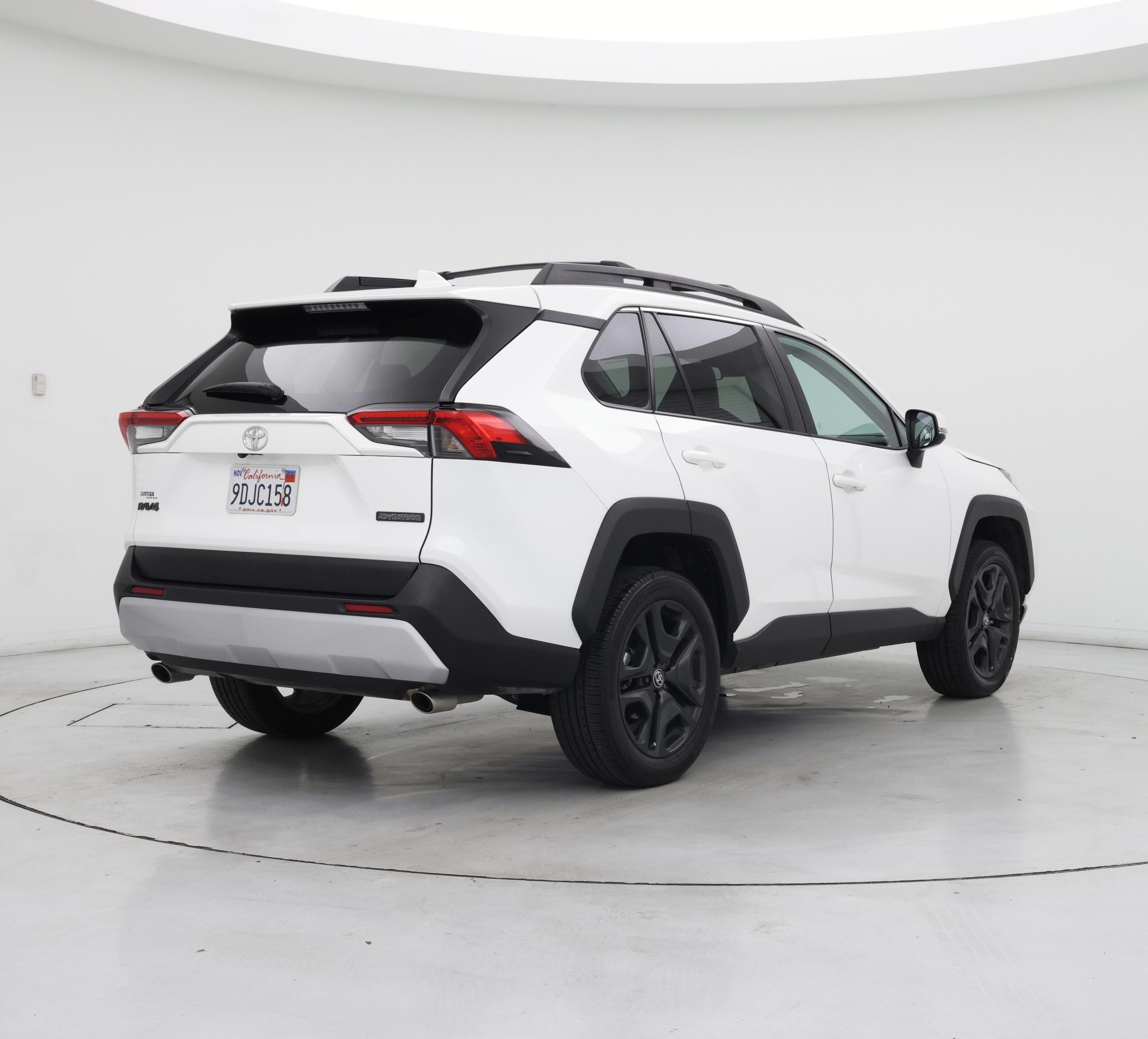 Thumbnail: 2023 Toyota RAV4 - 8