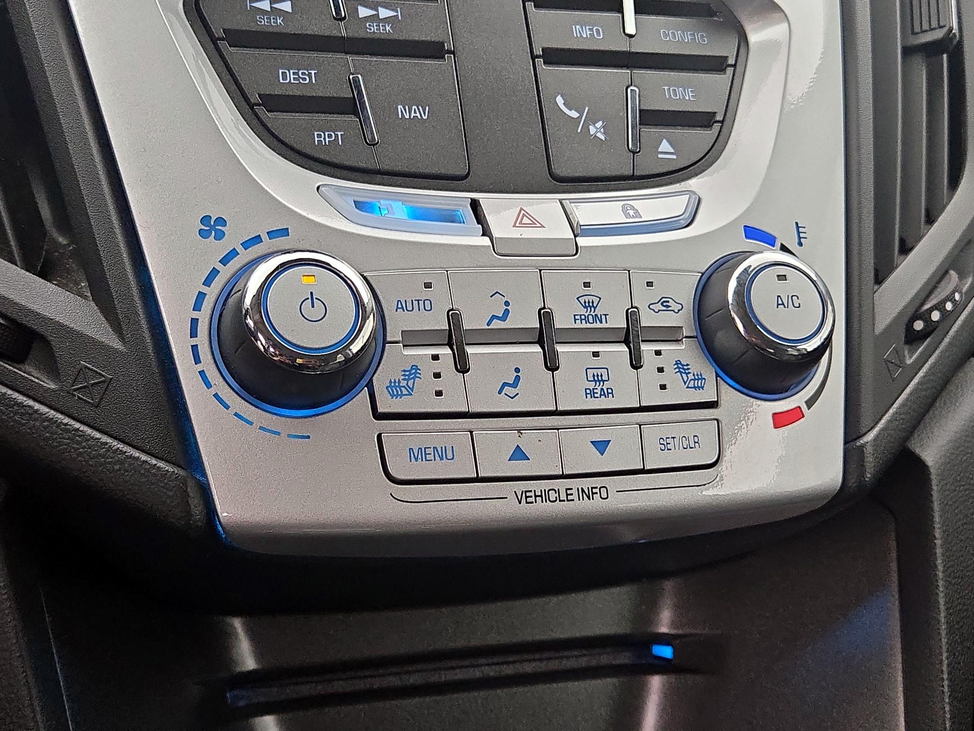 Thumbnail: 2015 Chevrolet Equinox - 15