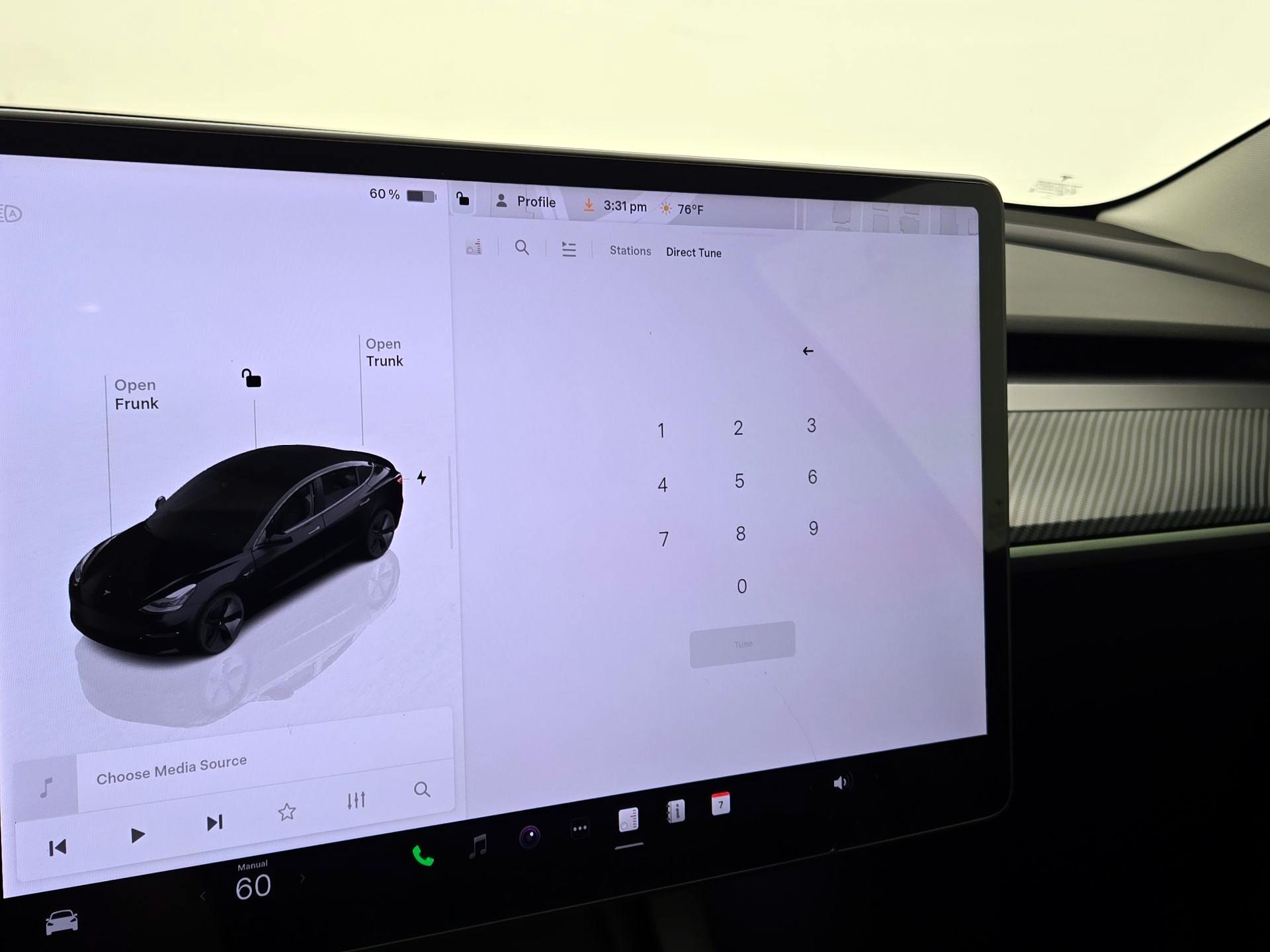 Thumbnail: 2022 Tesla Model 3 - 15