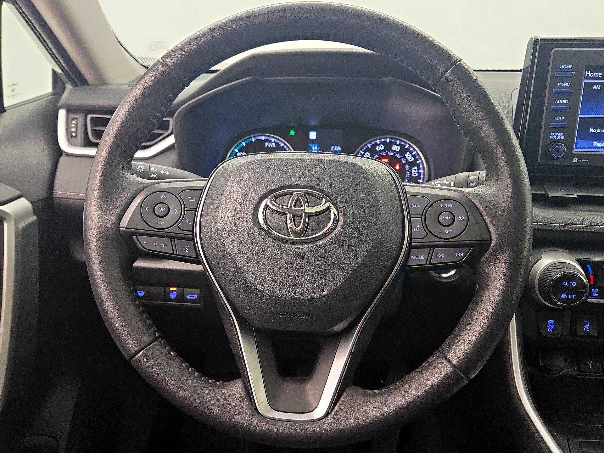 Thumbnail: 2022 Toyota RAV4 - 10