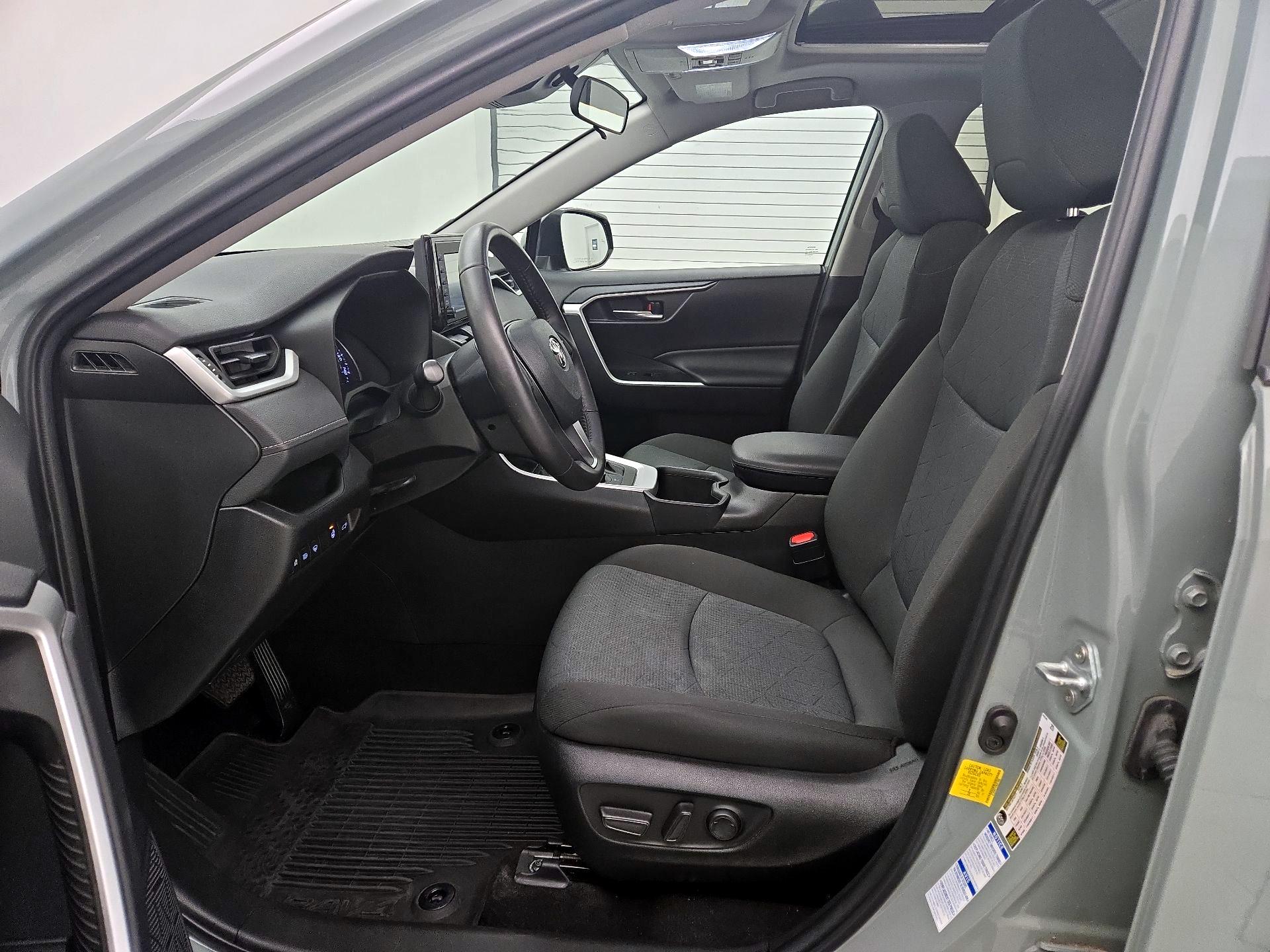 Thumbnail: 2022 Toyota RAV4 - 11