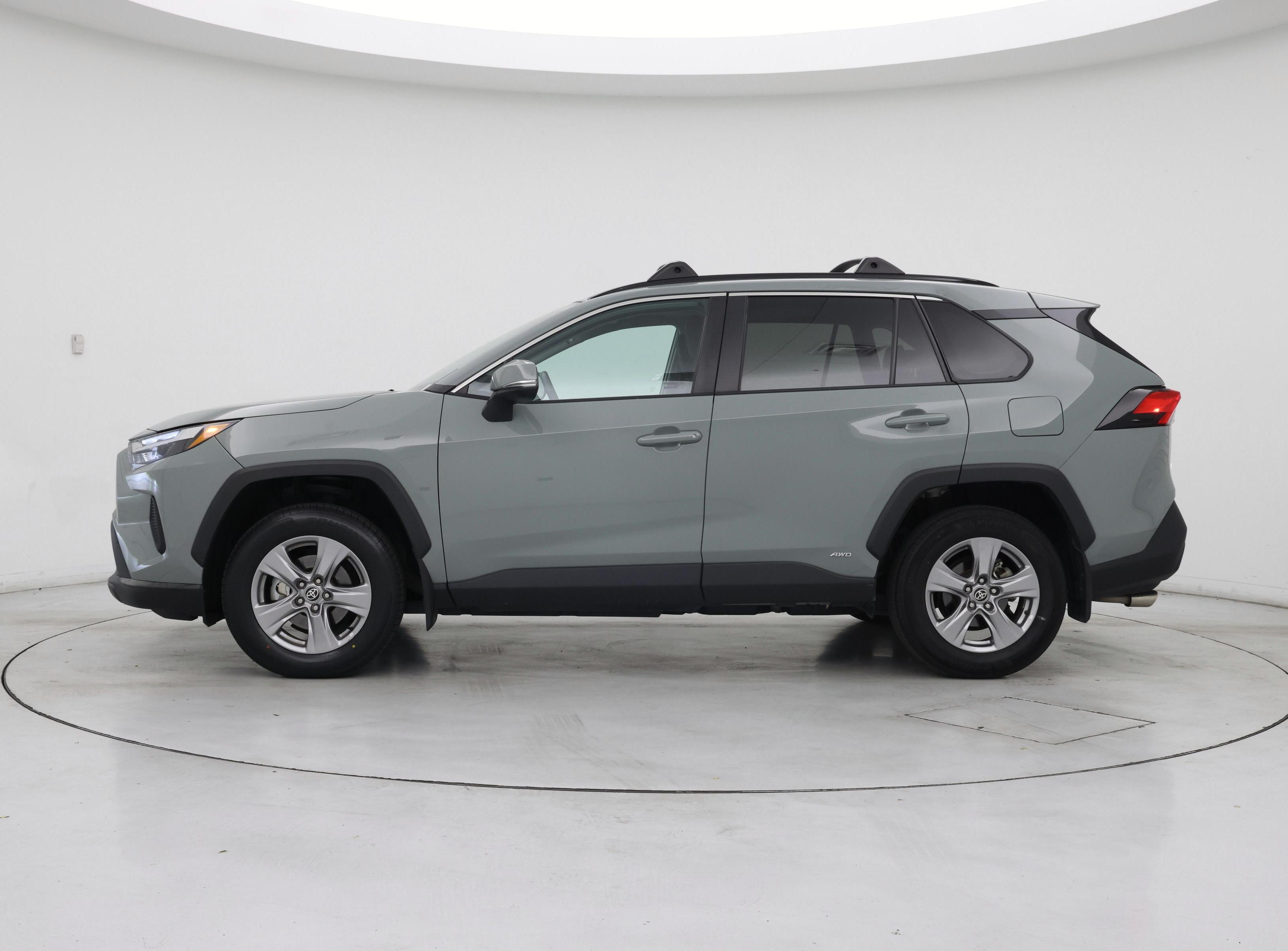 Thumbnail: 2022 Toyota RAV4 - 3