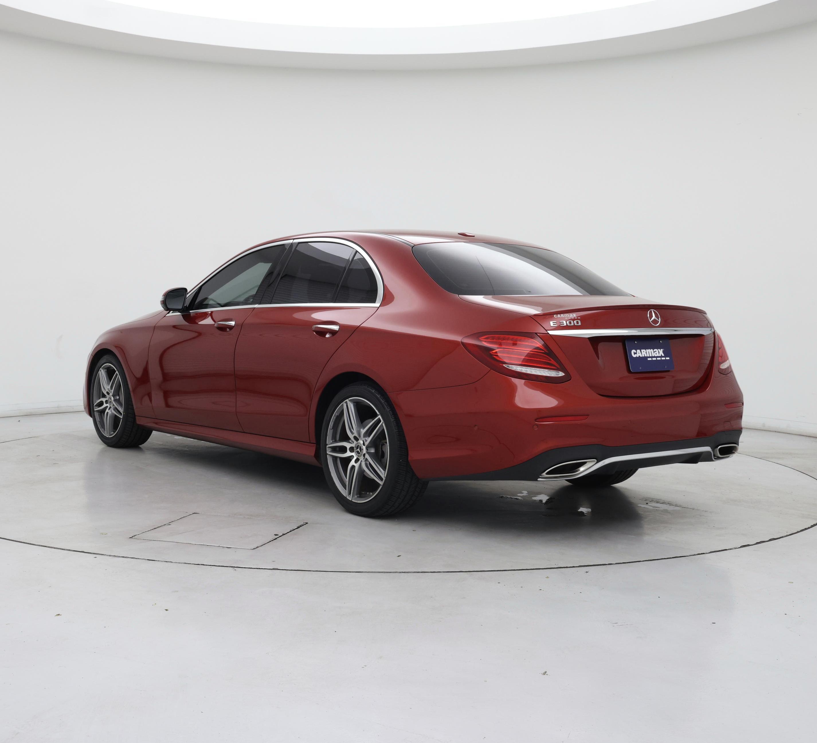 Thumbnail: 2019 Mercedes-Benz E-Class - 2