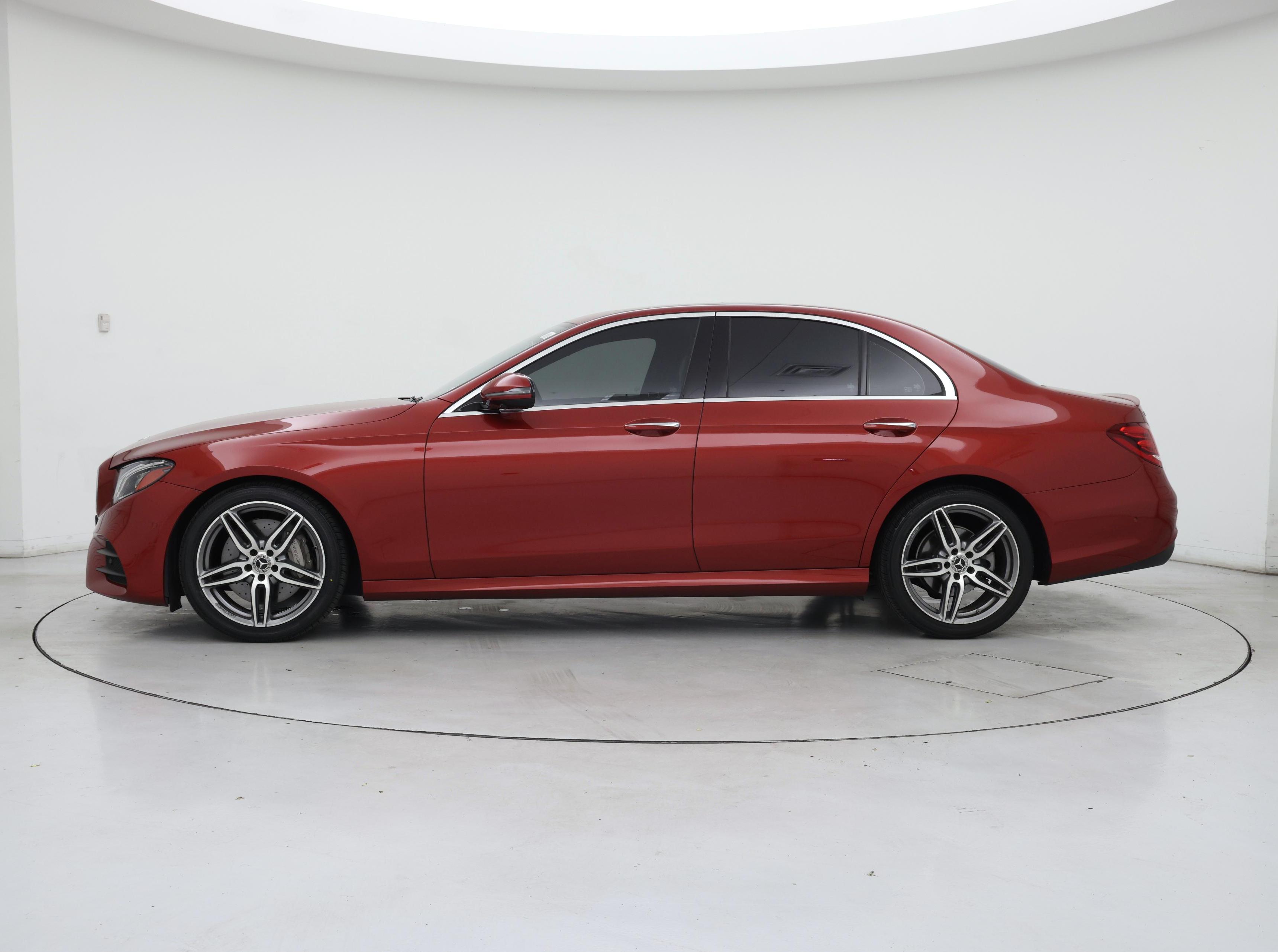 Thumbnail: 2019 Mercedes-Benz E-Class - 3