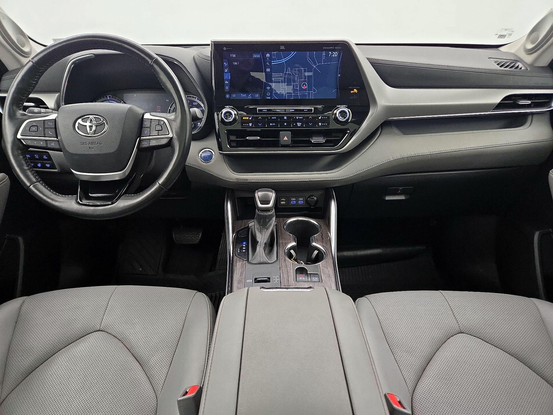 Thumbnail: 2022 Toyota Highlander - 9