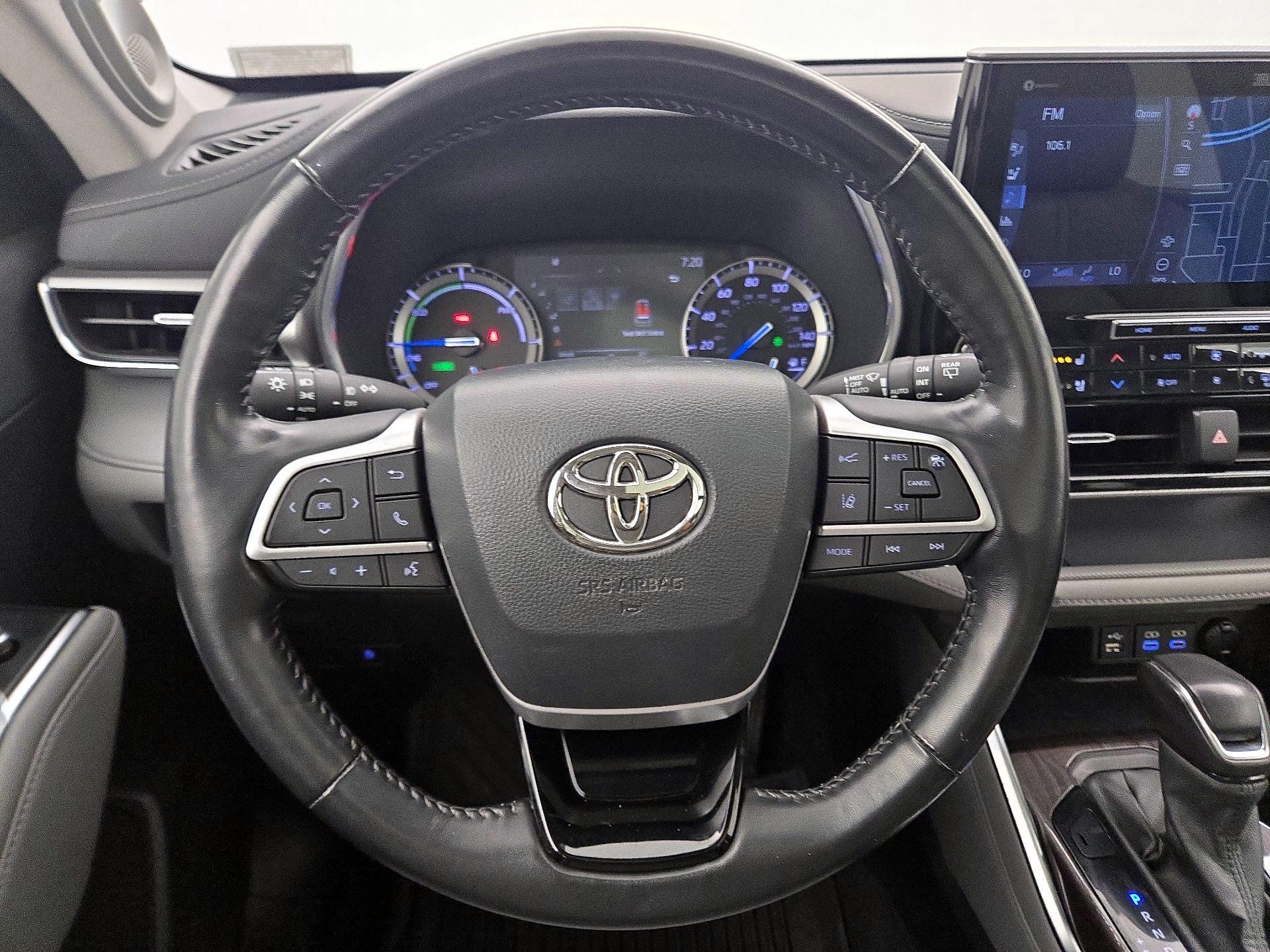 Thumbnail: 2022 Toyota Highlander - 10