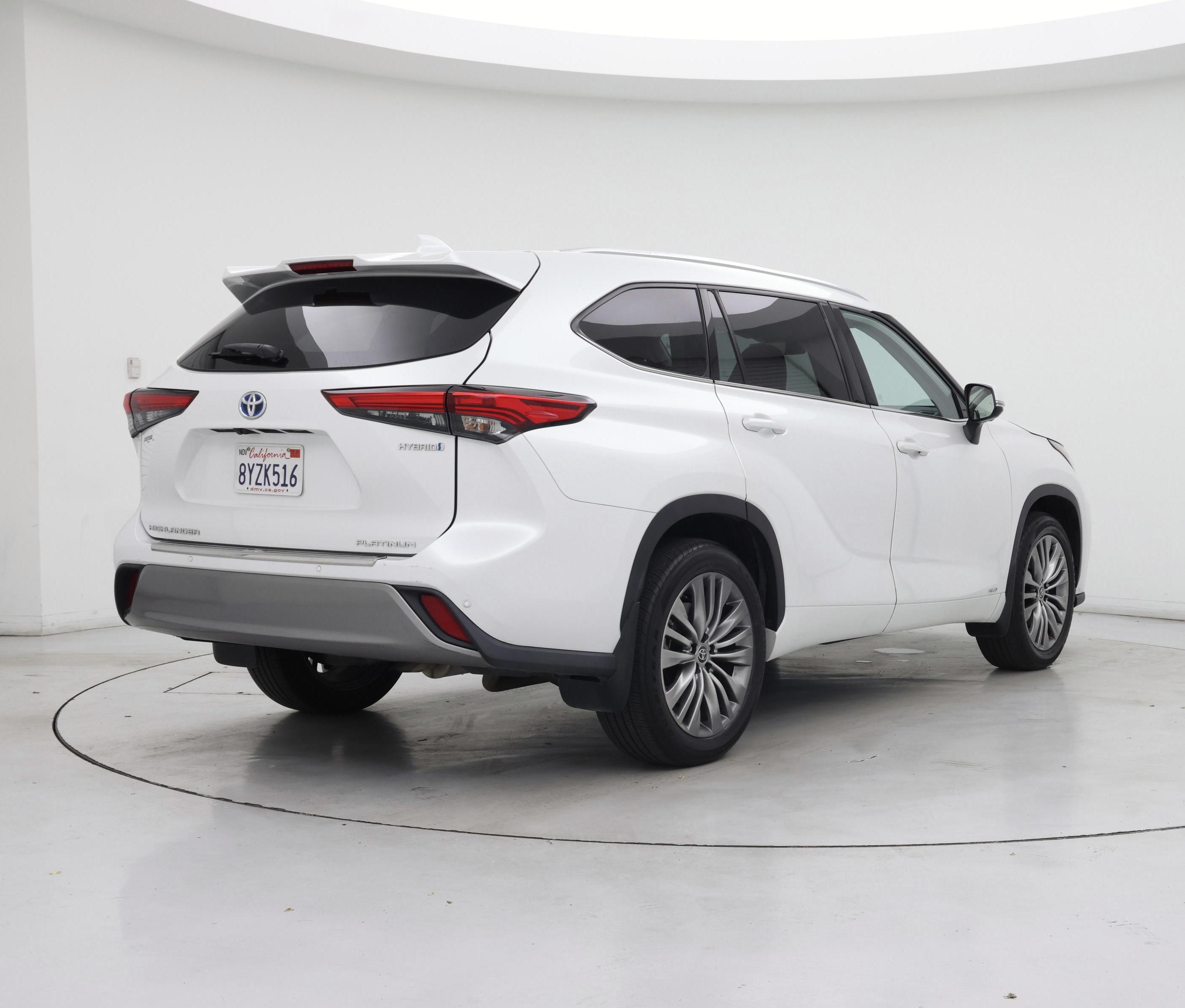 Thumbnail: 2022 Toyota Highlander - 8