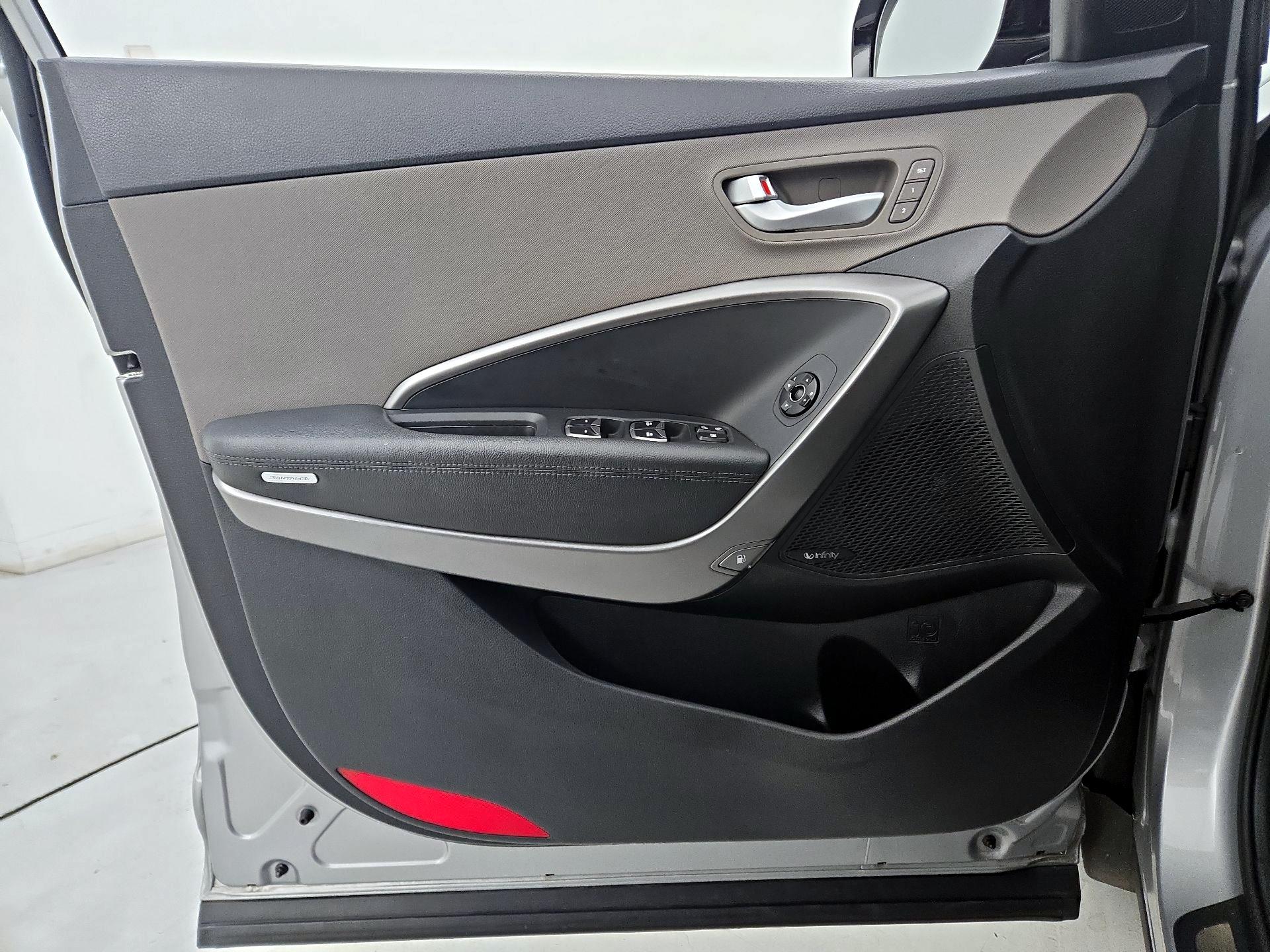 Thumbnail: 2015 Hyundai Santa Fe - 12