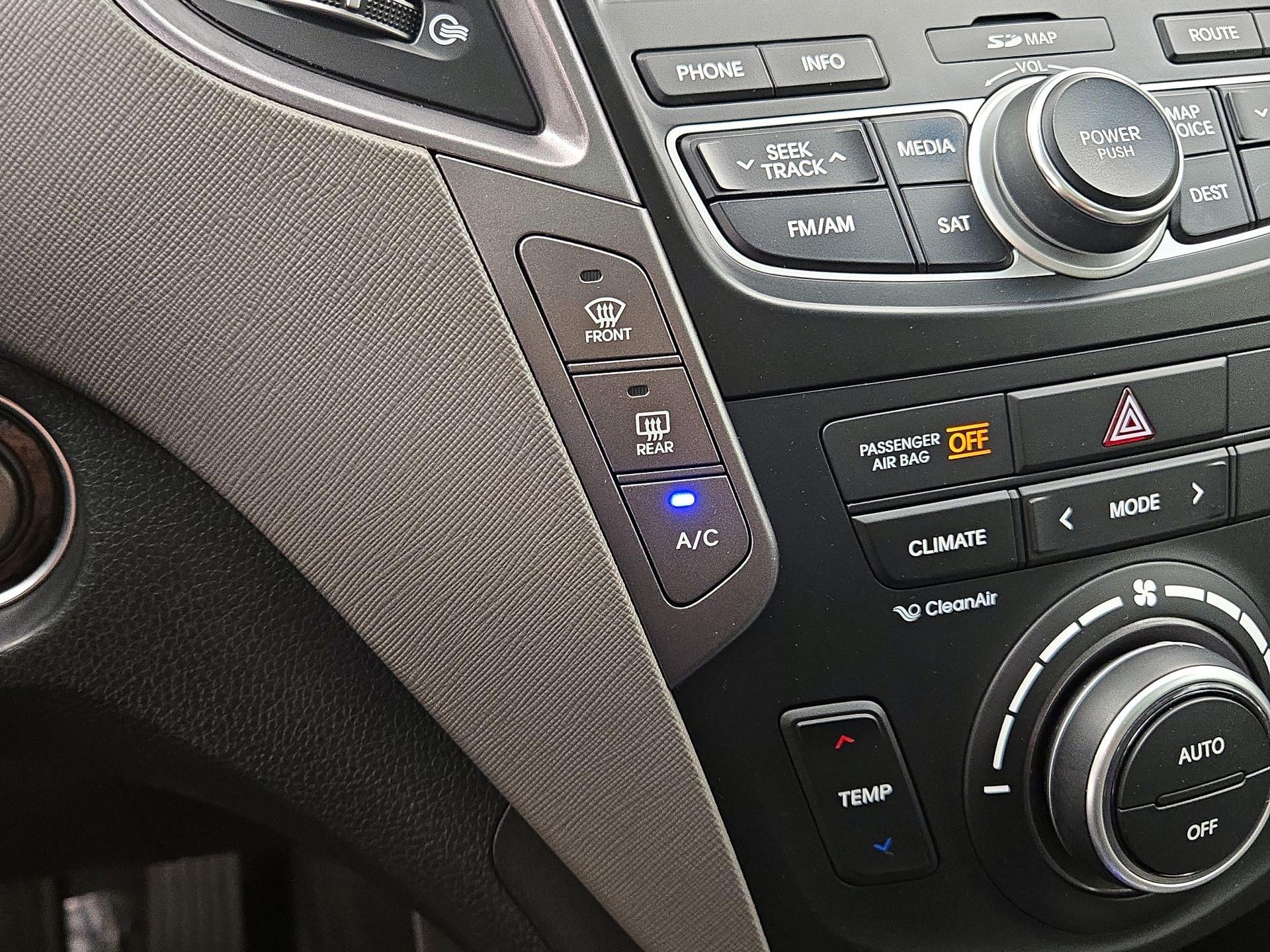 Thumbnail: 2015 Hyundai Santa Fe - 16