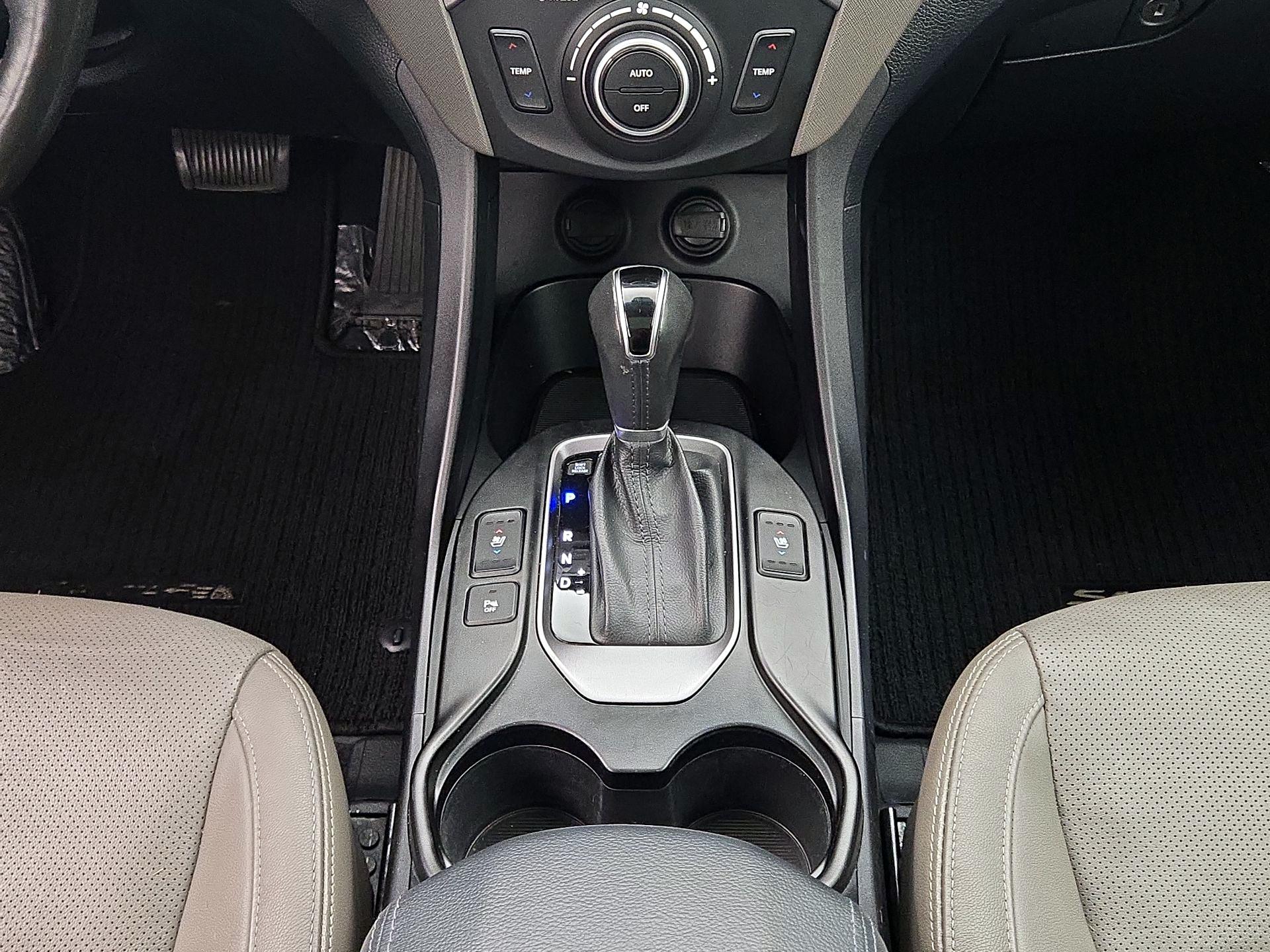 Thumbnail: 2015 Hyundai Santa Fe - 17