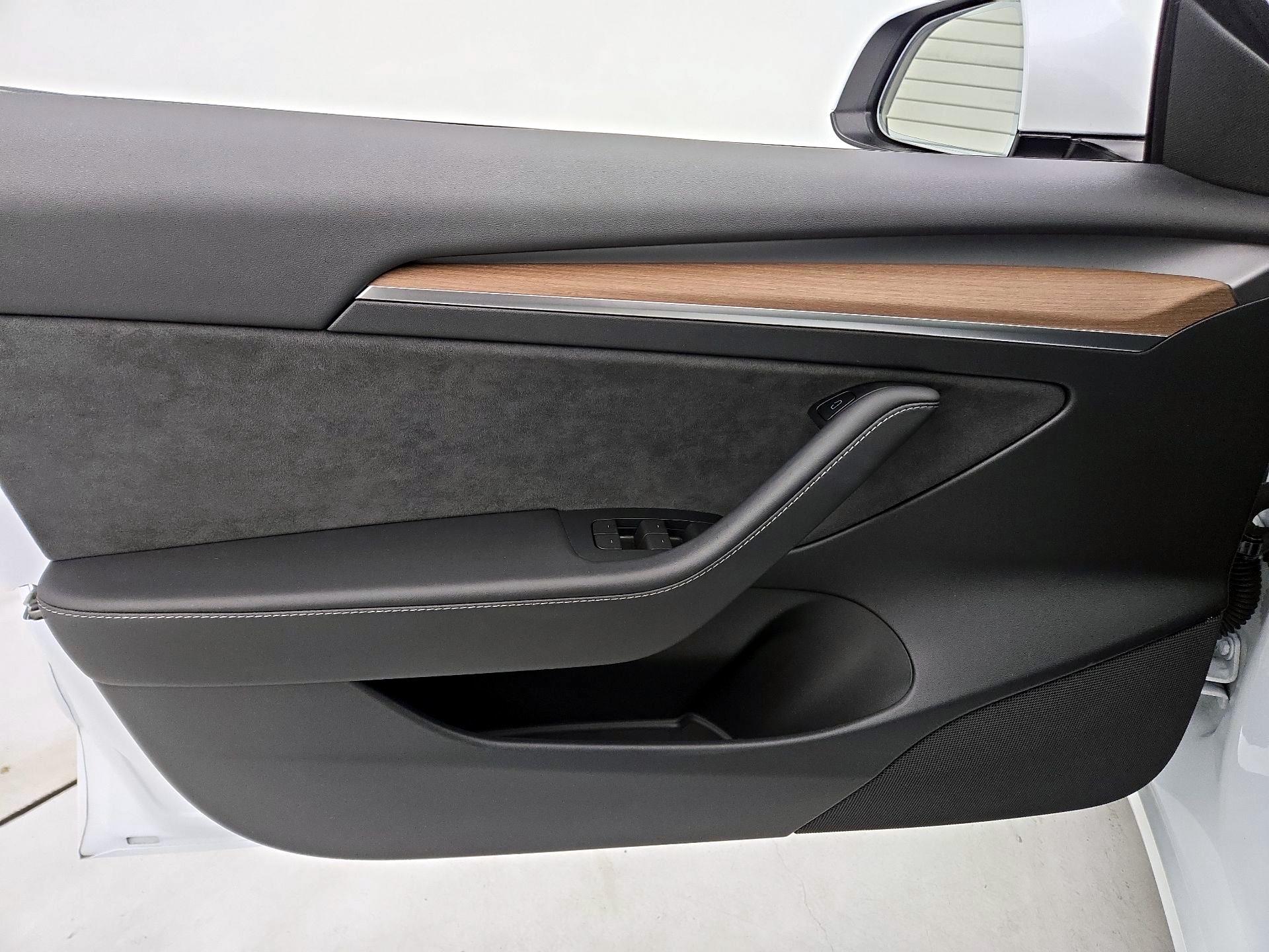 Thumbnail: 2023 Tesla Model 3 - 12