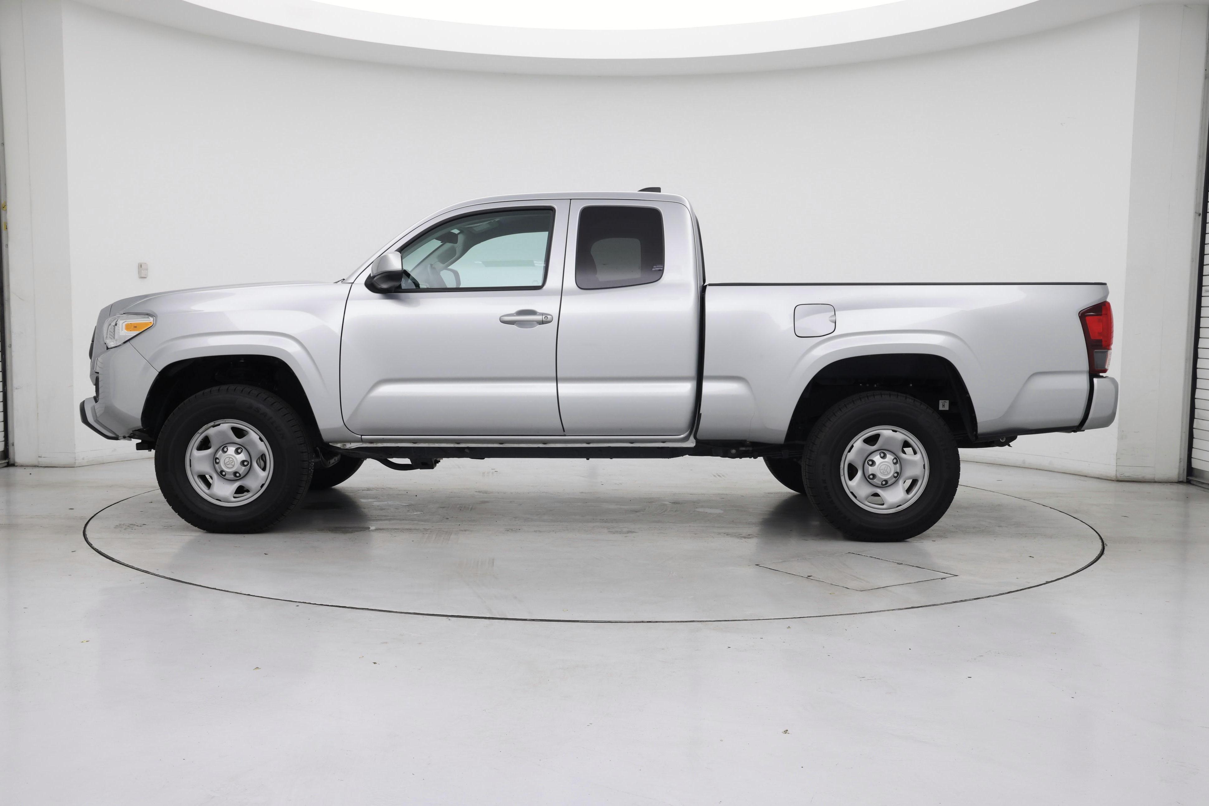 Thumbnail: 2023 Toyota Tacoma - 3