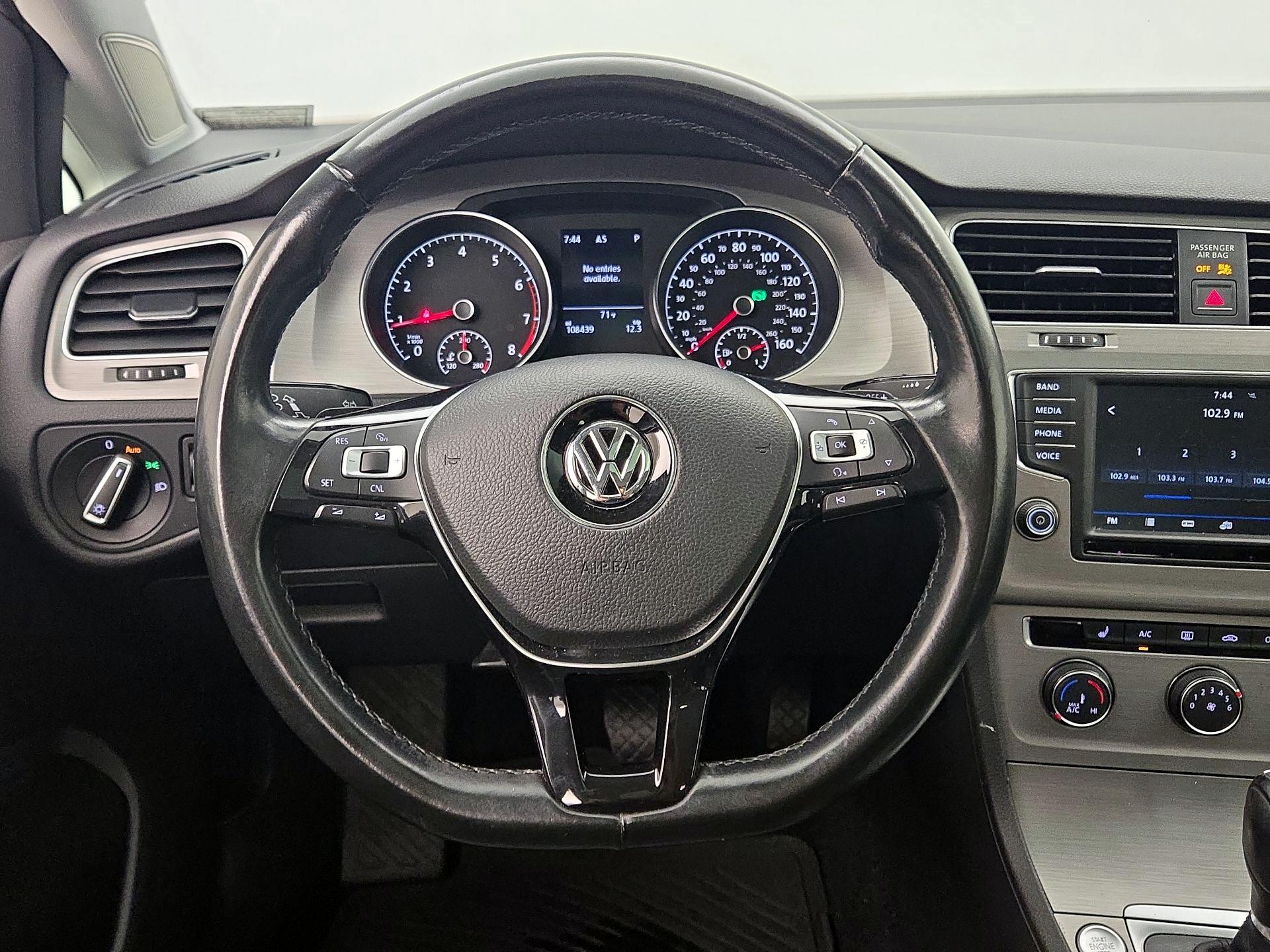 Thumbnail: 2017 Volkswagen Golf - 10