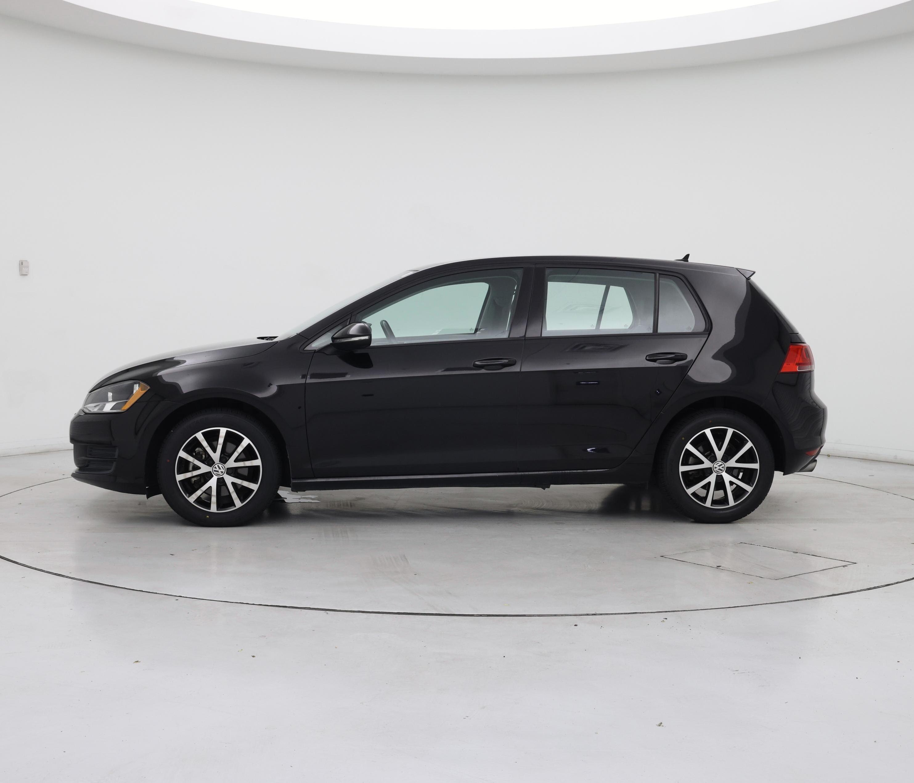 Thumbnail: 2017 Volkswagen Golf - 3