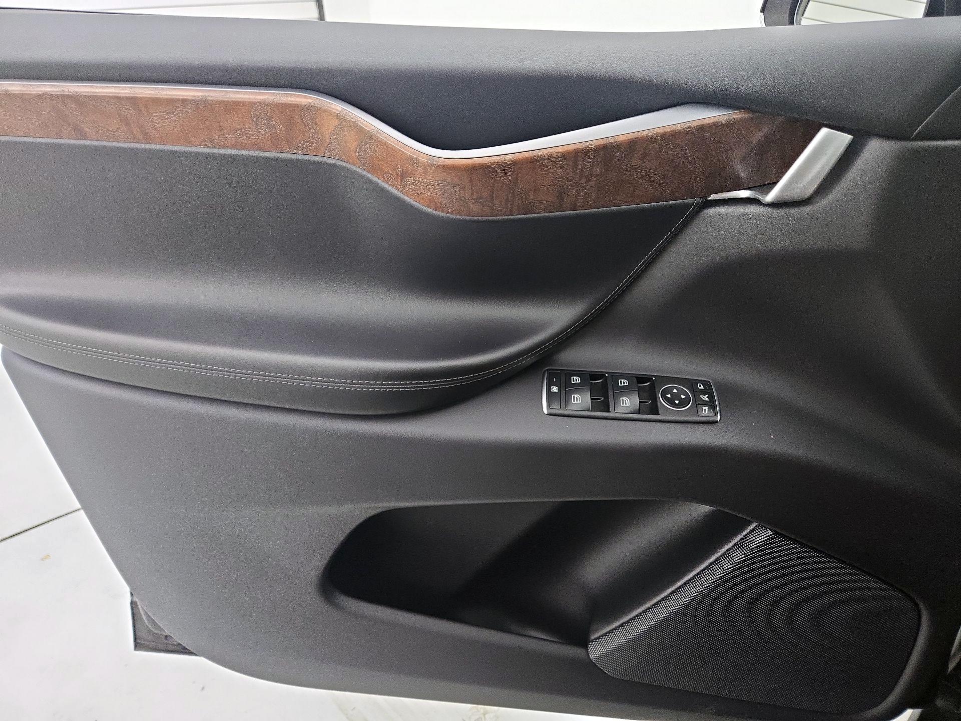 Thumbnail: 2019 Tesla Model X - 12