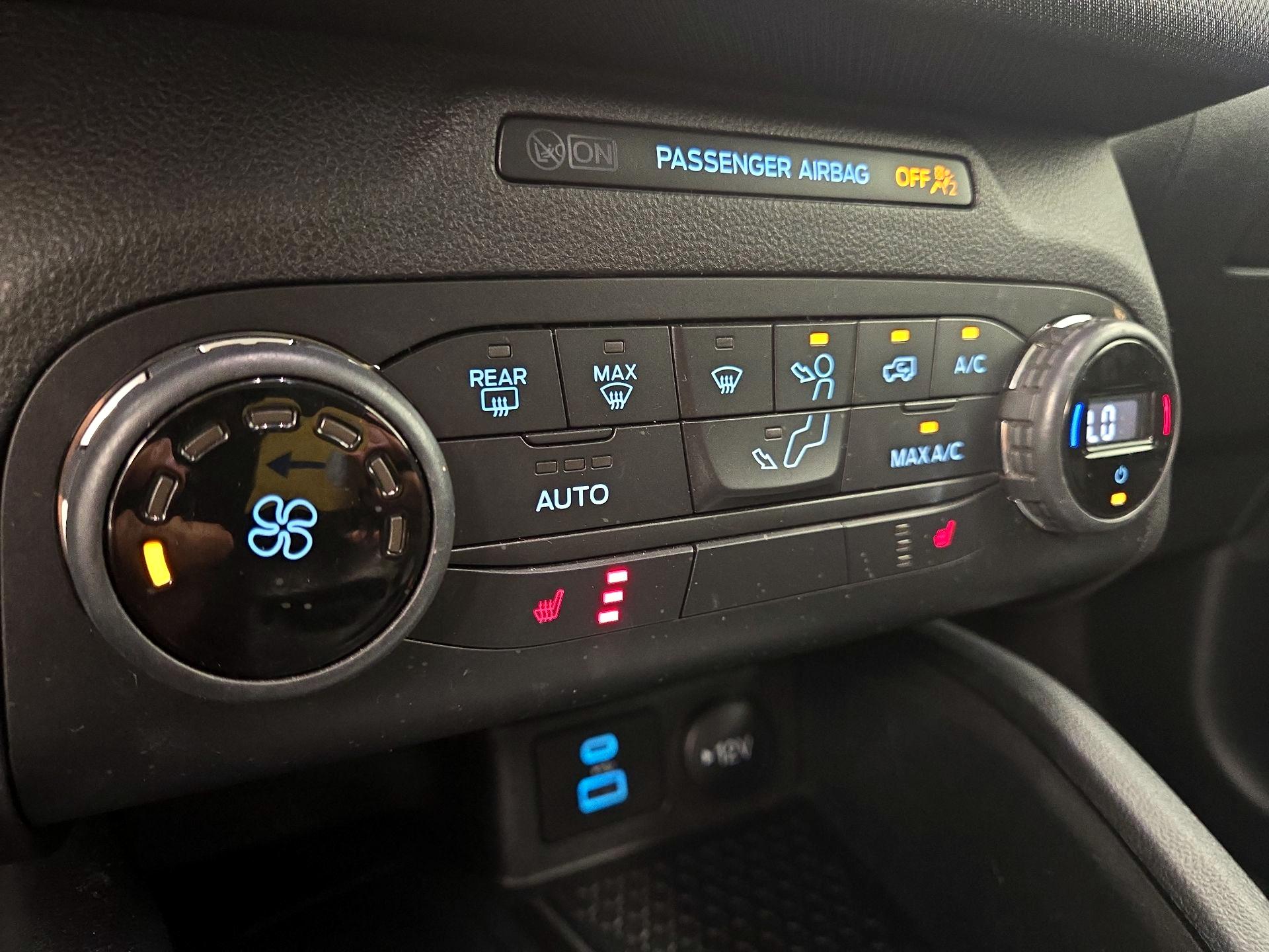 Thumbnail: 2021 Ford Bronco Sport - 16