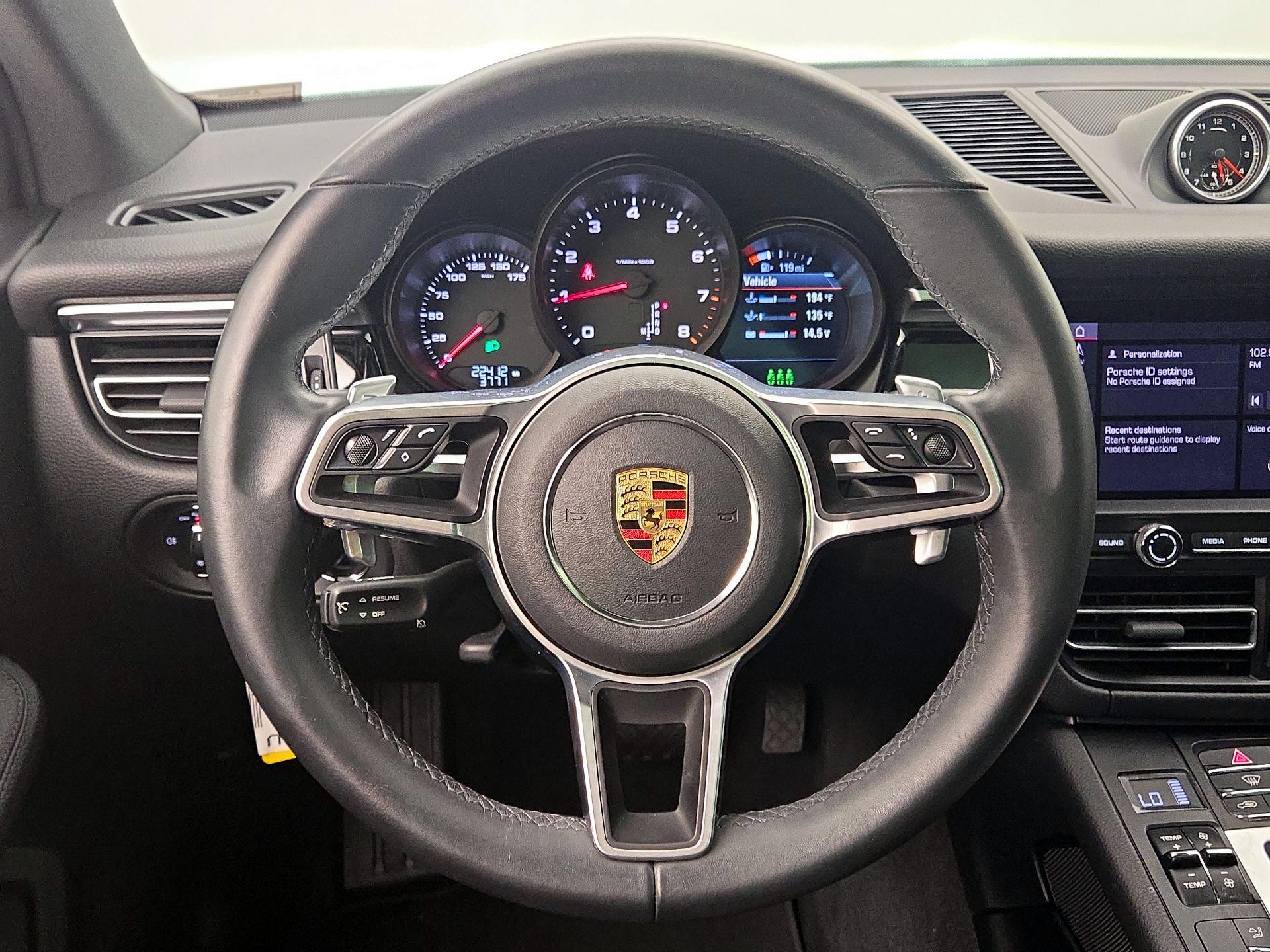 Thumbnail: 2021 Porsche Macan - 10