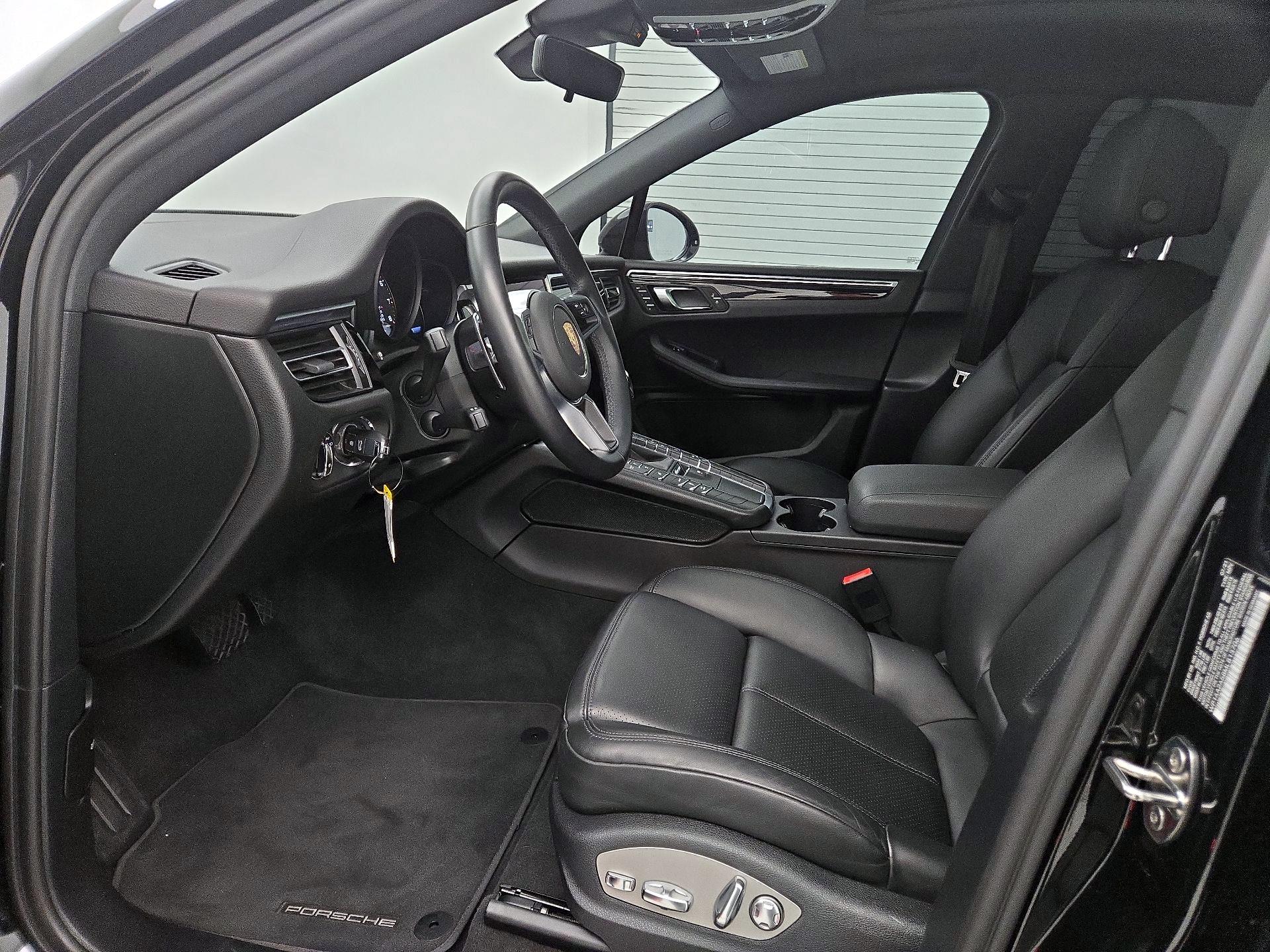 Thumbnail: 2021 Porsche Macan - 11