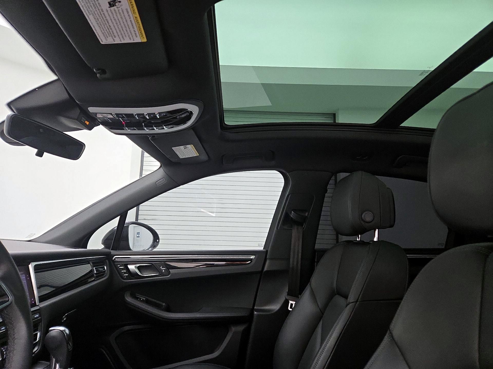 Thumbnail: 2021 Porsche Macan - 19
