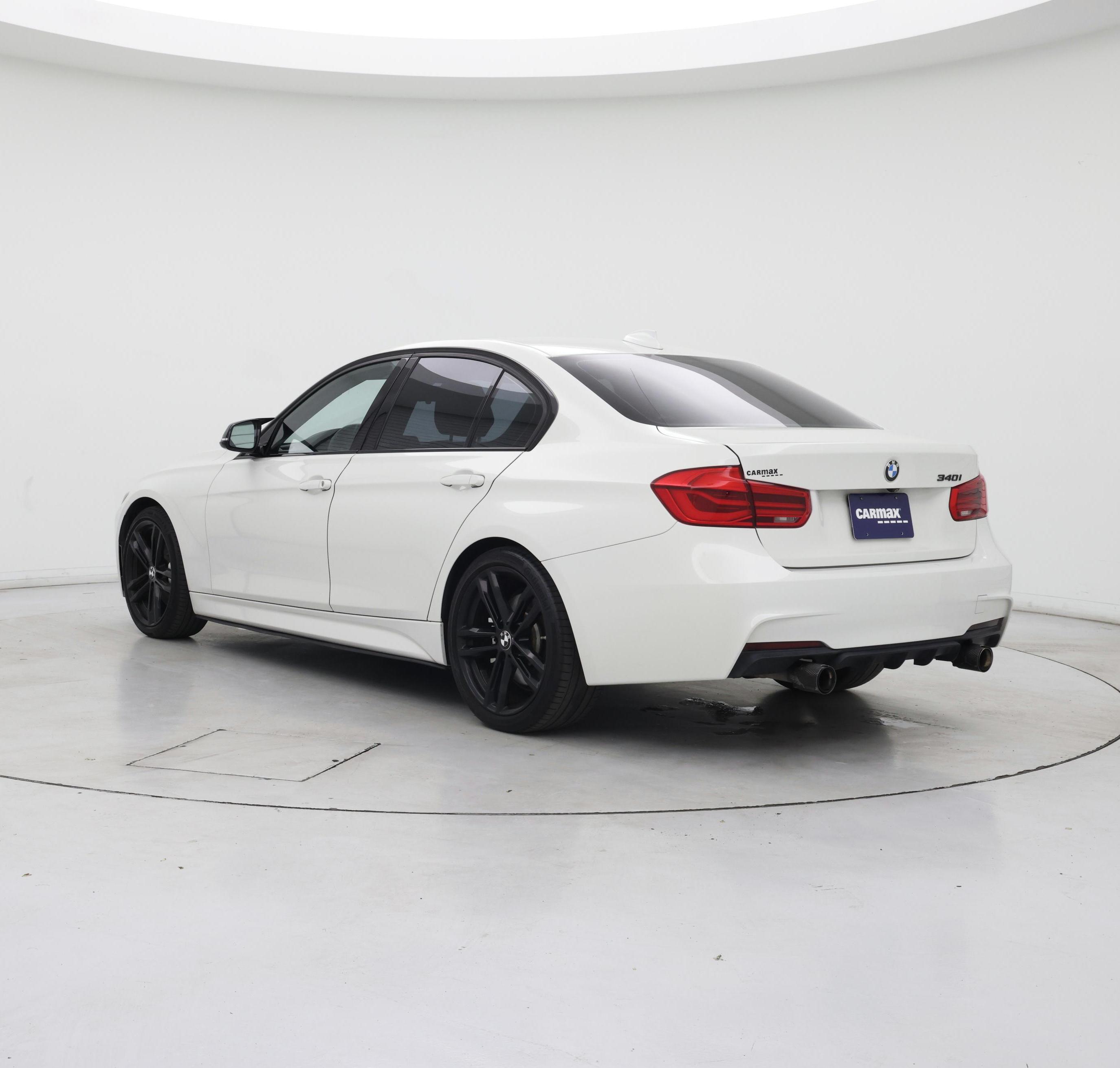Thumbnail: 2018 BMW 3 Series - 2