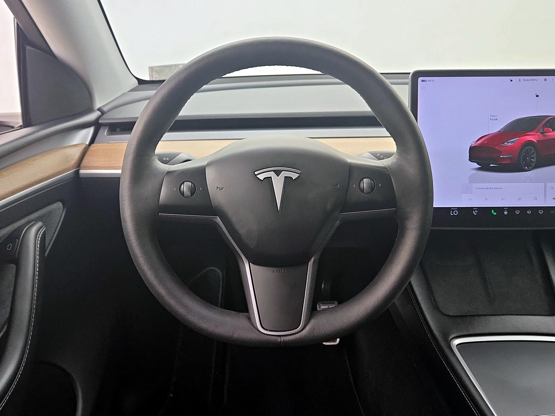 Thumbnail: 2023 Tesla Model Y - 10