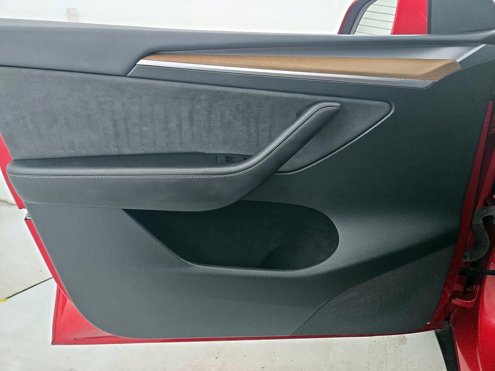Thumbnail: 2023 Tesla Model Y - 12