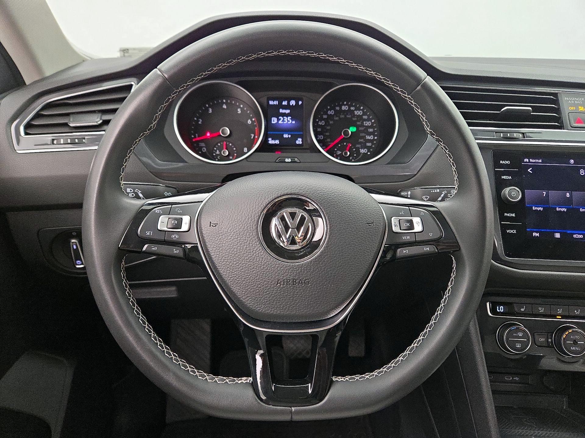 Thumbnail: 2021 Volkswagen Tiguan - 10